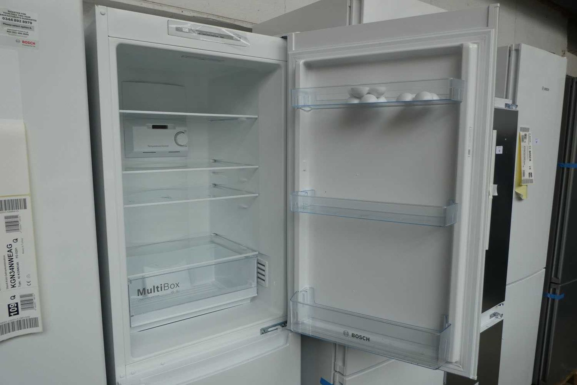 +VAT KGN34NWEAGB Bosch Free-standing fridge-freezer - Image 4 of 7