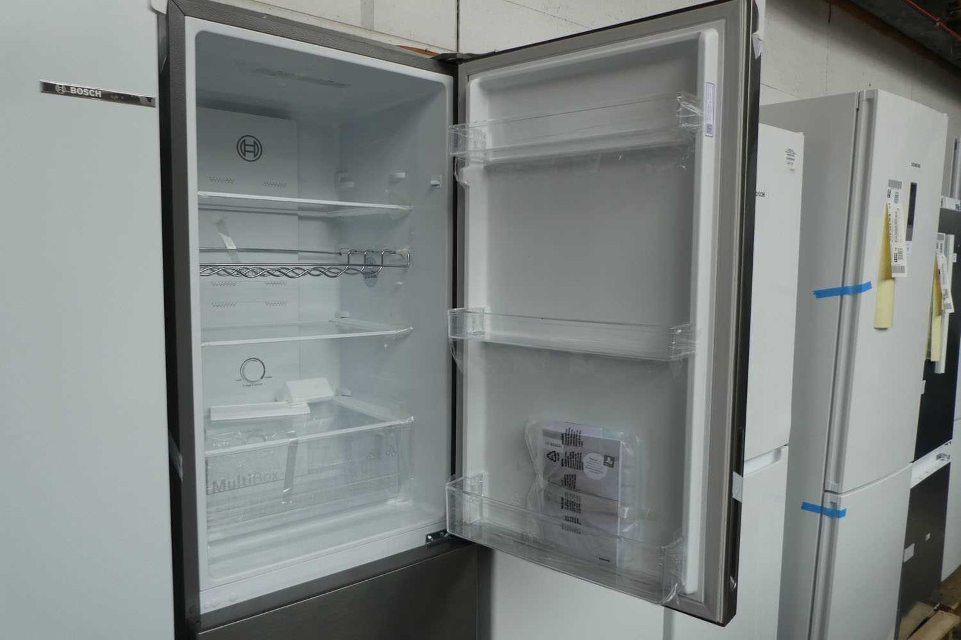 +VAT KGN27NLFAGB Bosch Free-standing fridge-freezer - Image 2 of 3