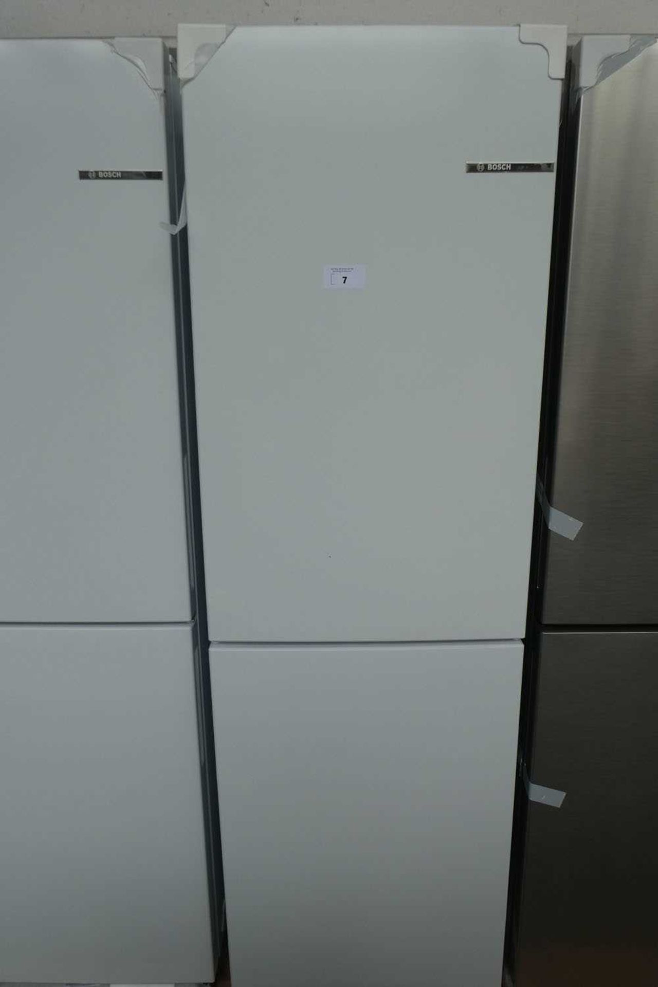 +VAT KGN27NWFAGB Bosch Free-standing fridge-freezer