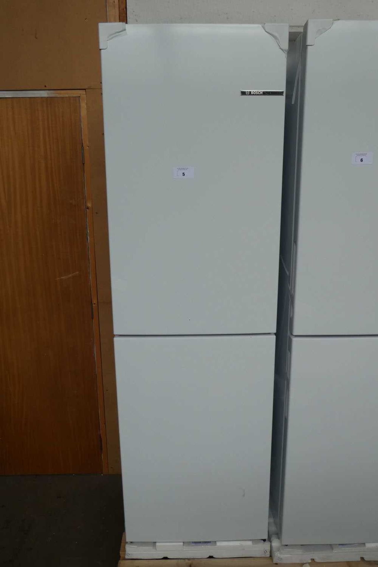 +VAT KGN27NWFAGB Bosch Free-standing fridge-freezer