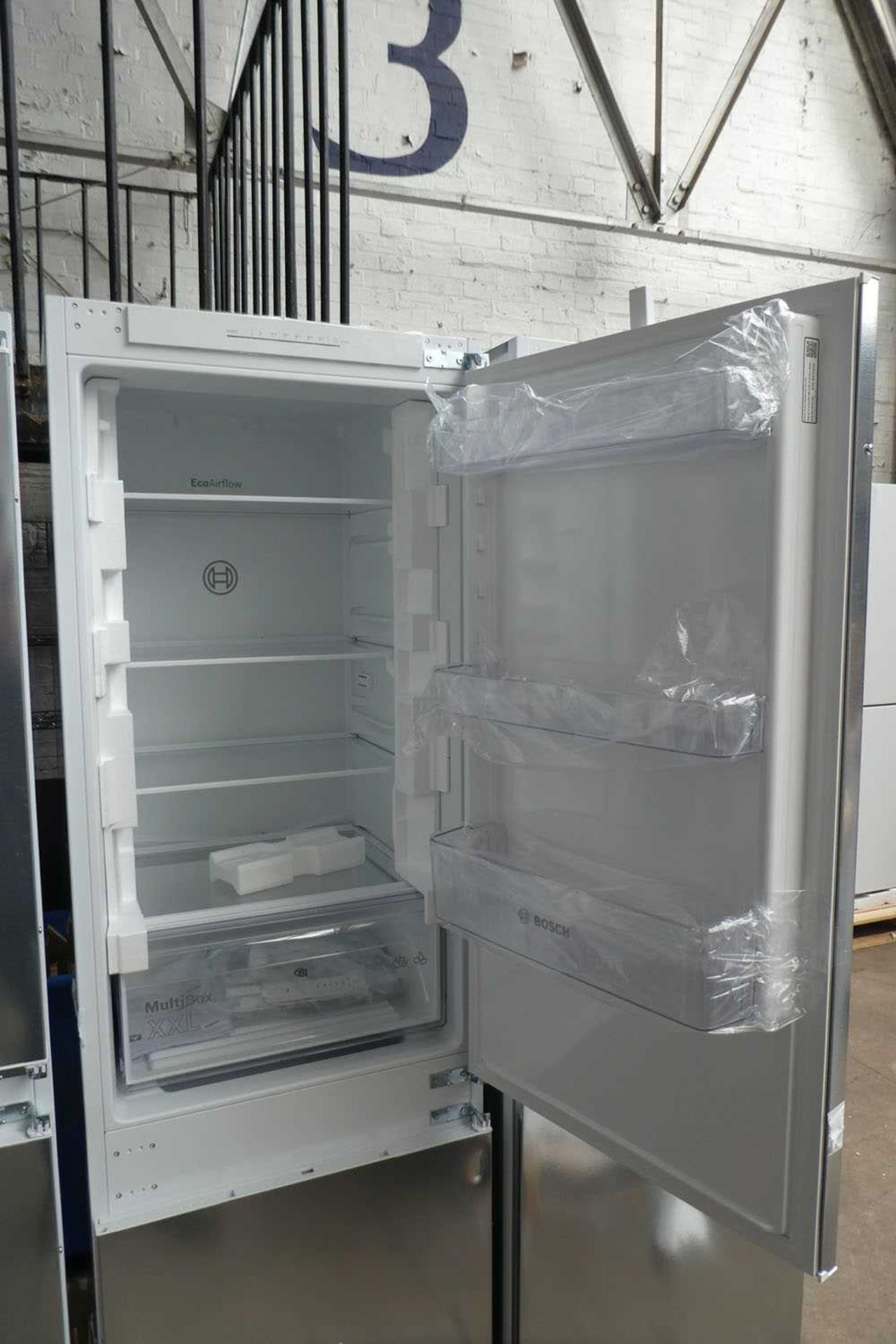 +VAT KIN86NSF0GB Bosch Built-in fridge-freezer combination - Image 2 of 4