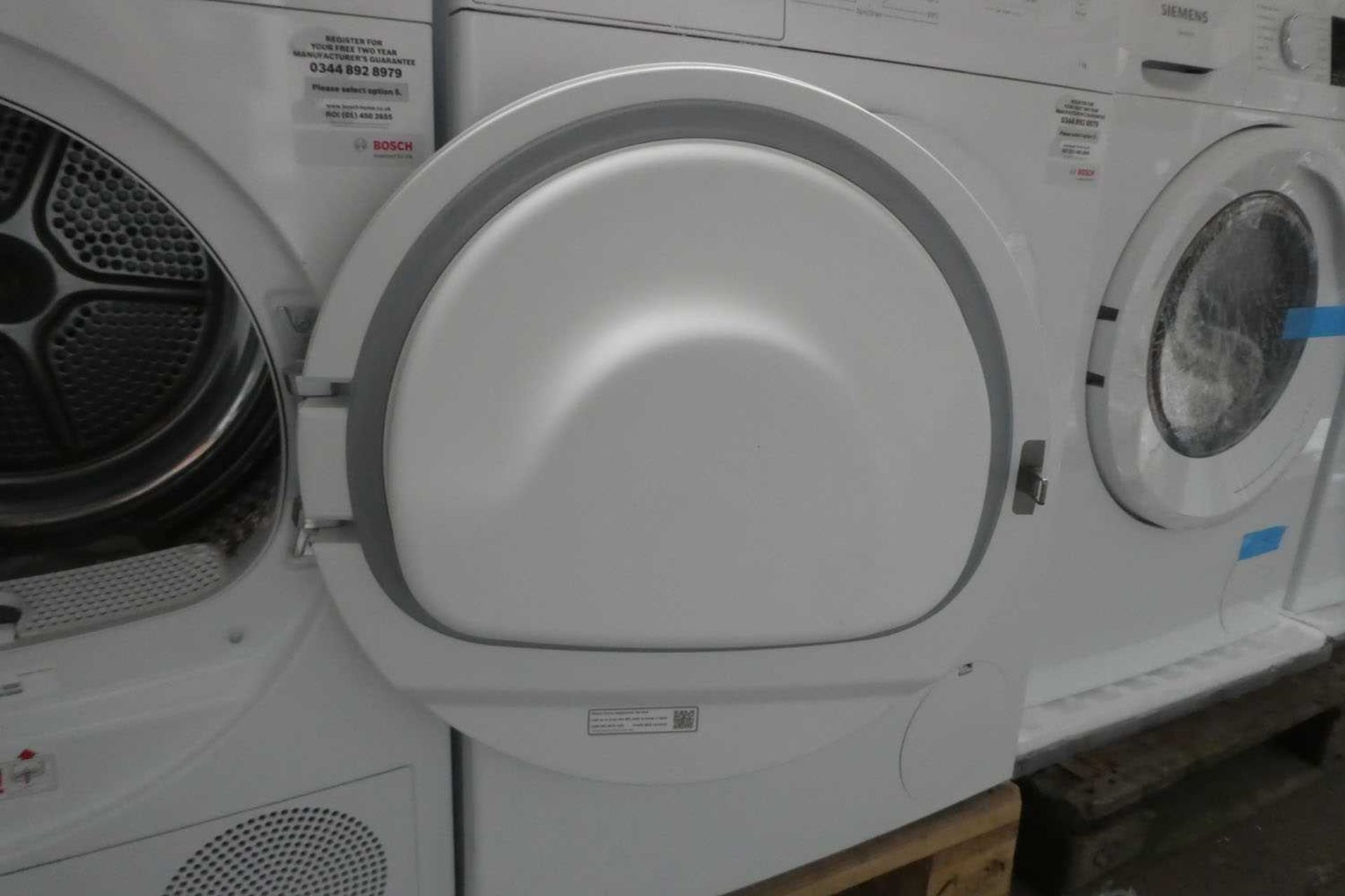 +VAT WTN83201GBB Bosch Tumble dryer - Image 2 of 3