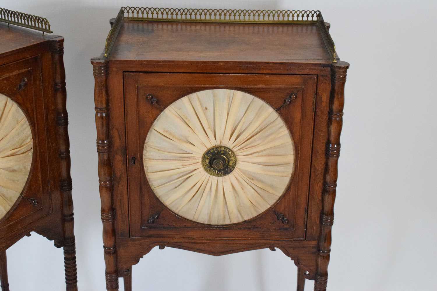 A pair of Regency rosewood and brass mounted pot cupboards, the doors with watered silk panels, on - Bild 3 aus 24