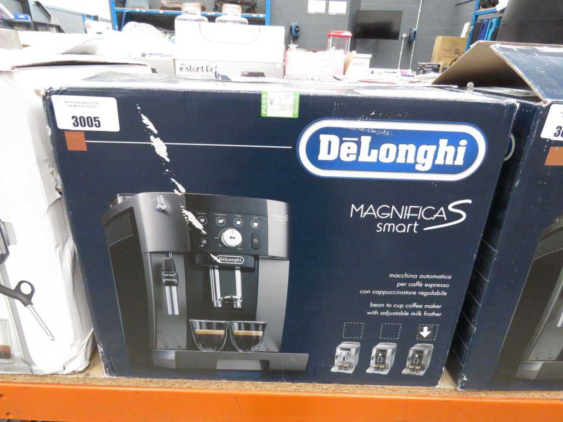 +VAT Delonghi Magnifica S Smart coffee machine