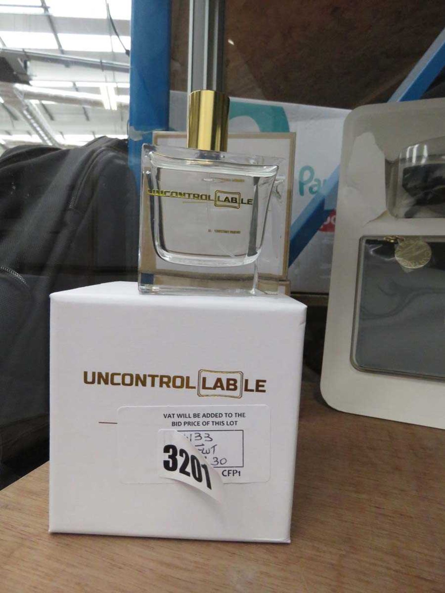 +VAT 3 Uncontrol label eau de parfums