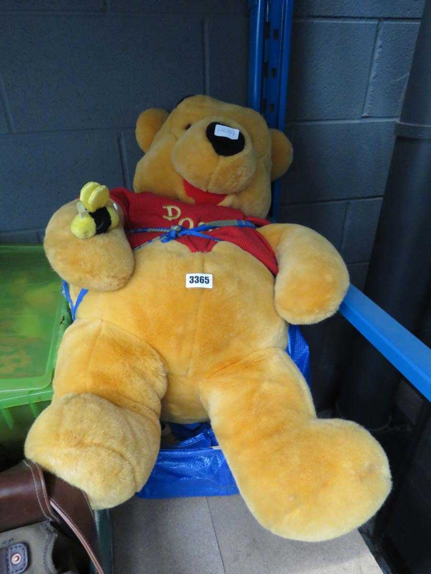 Large Winnie the Pooh stuffed cuddly toy plus some Disney collectable cuddly toys