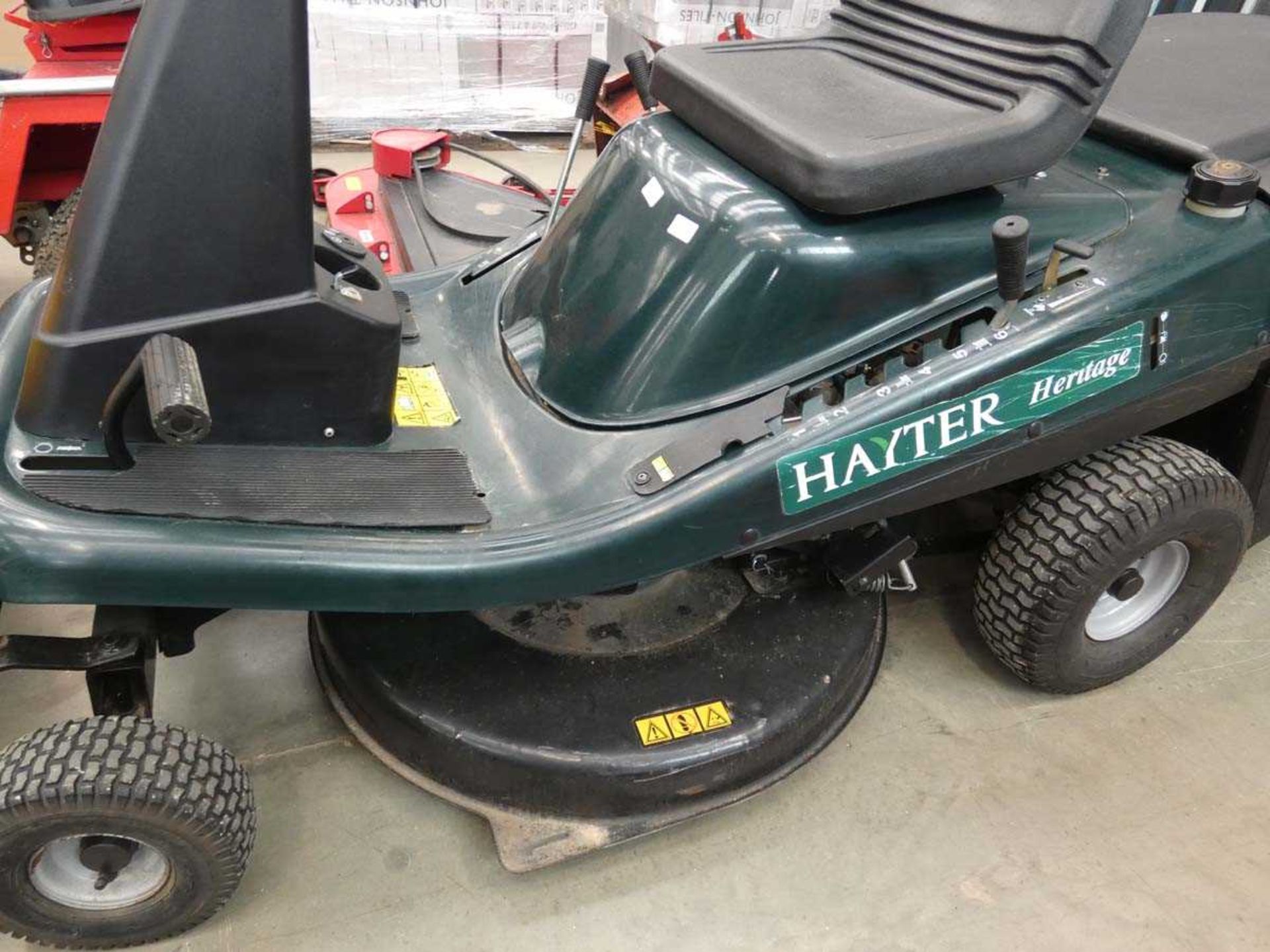 Hayter Heritage ride on lawn mower with grass box - Image 3 of 3