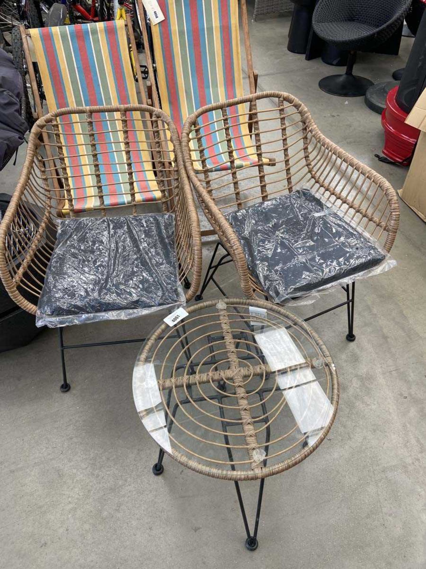 +VAT 3 piece rattan garden set comprising 2 armchairs and matching table