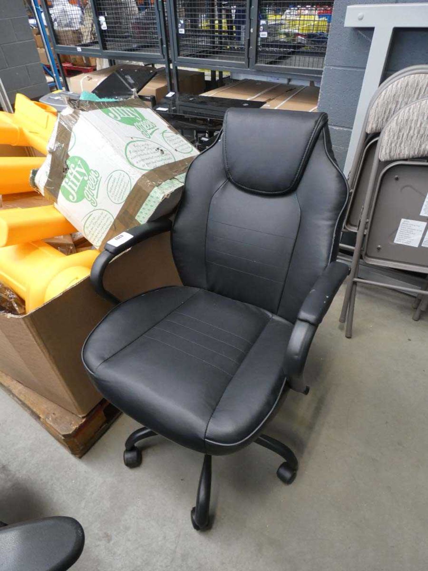 +VAT Swivel office armchair in black on black base