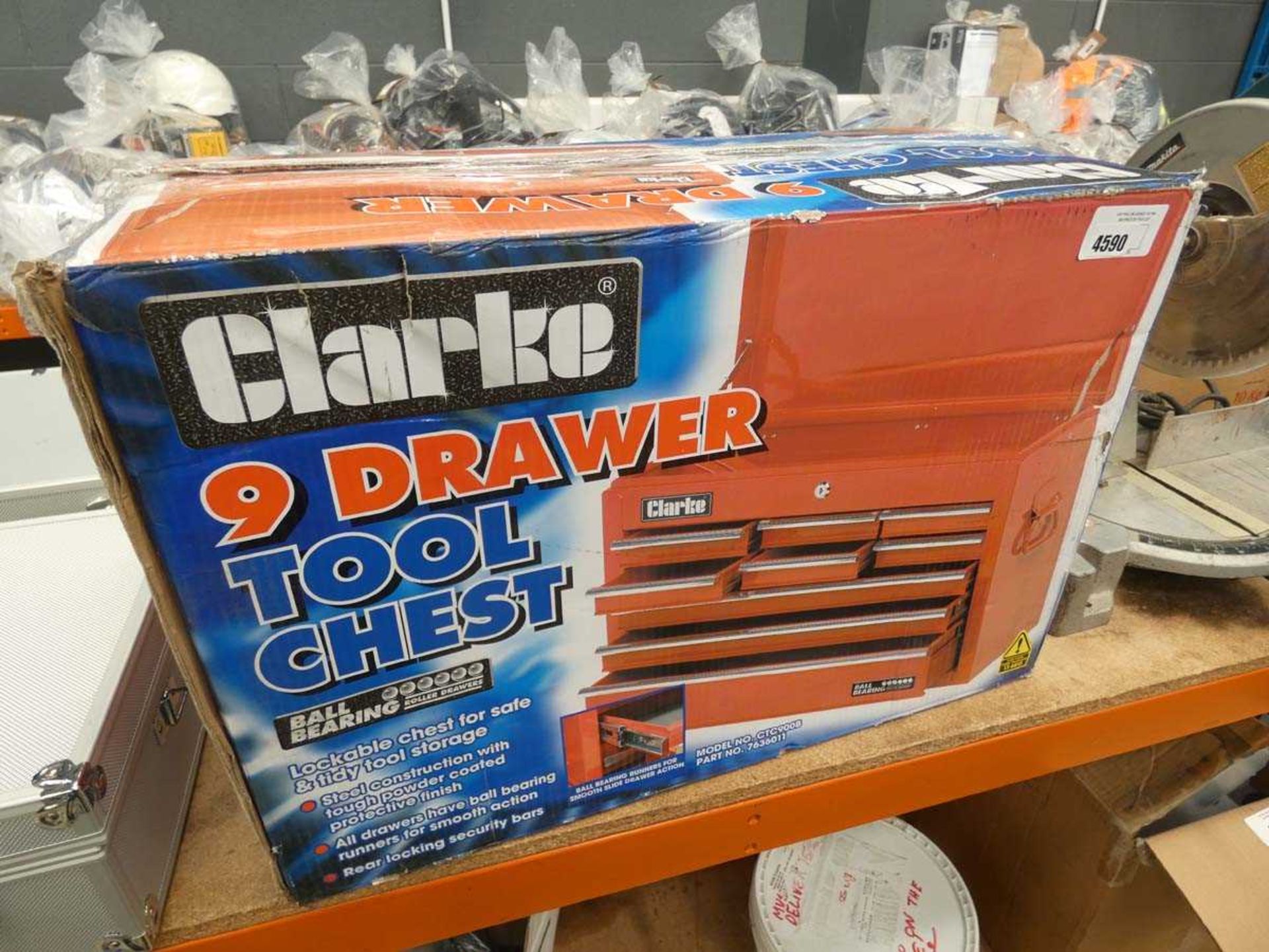 +VAT Boxed Clarke 9-drawer tool chest