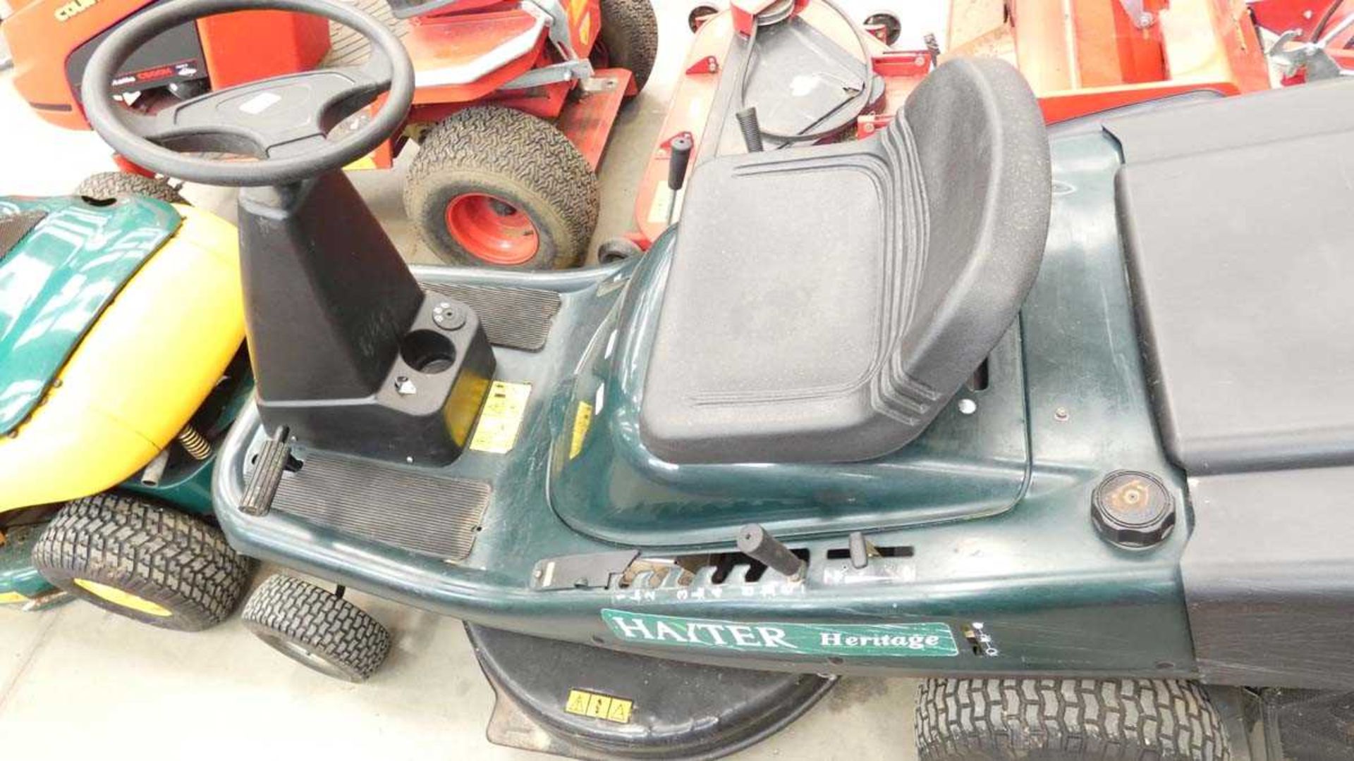 Hayter Heritage ride on lawn mower with grass box - Image 2 of 3