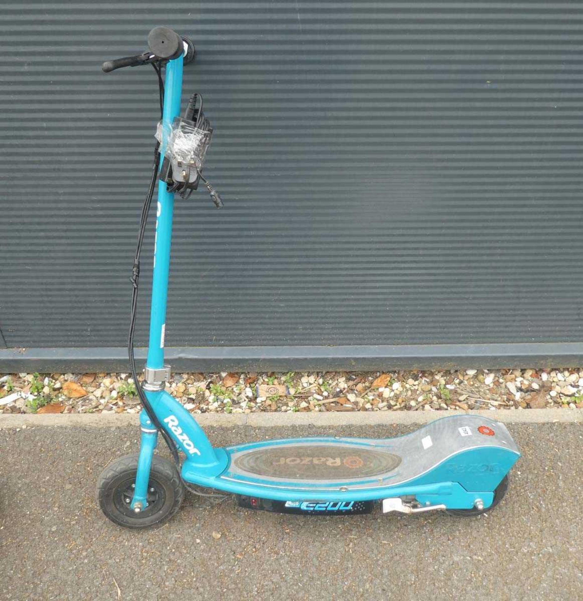 Razor electric scooter with charger