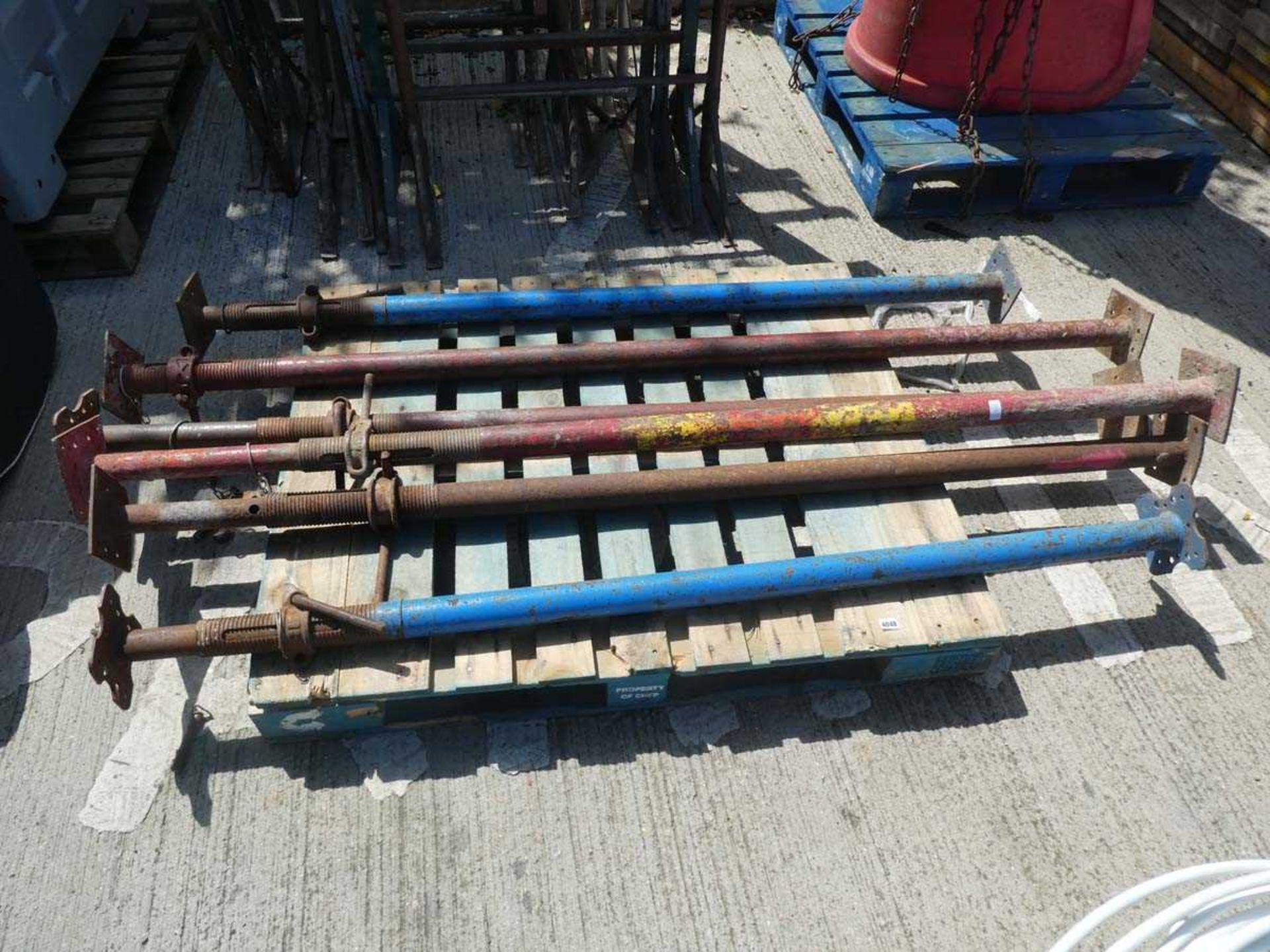 Pallet containing 6 various Acro props