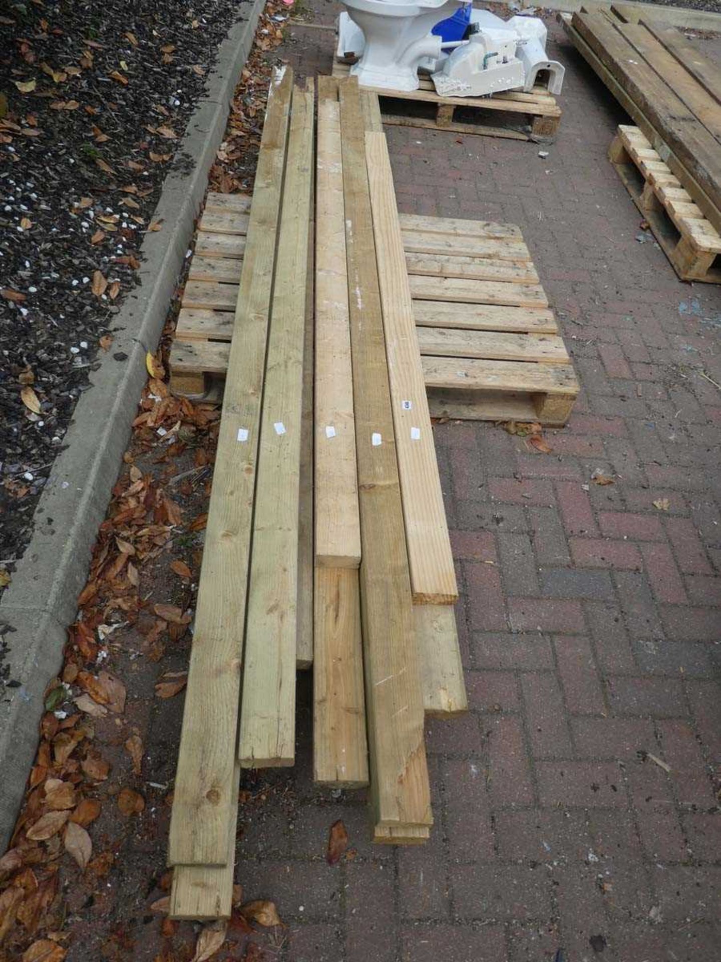 Small pallet of 3x2" timber