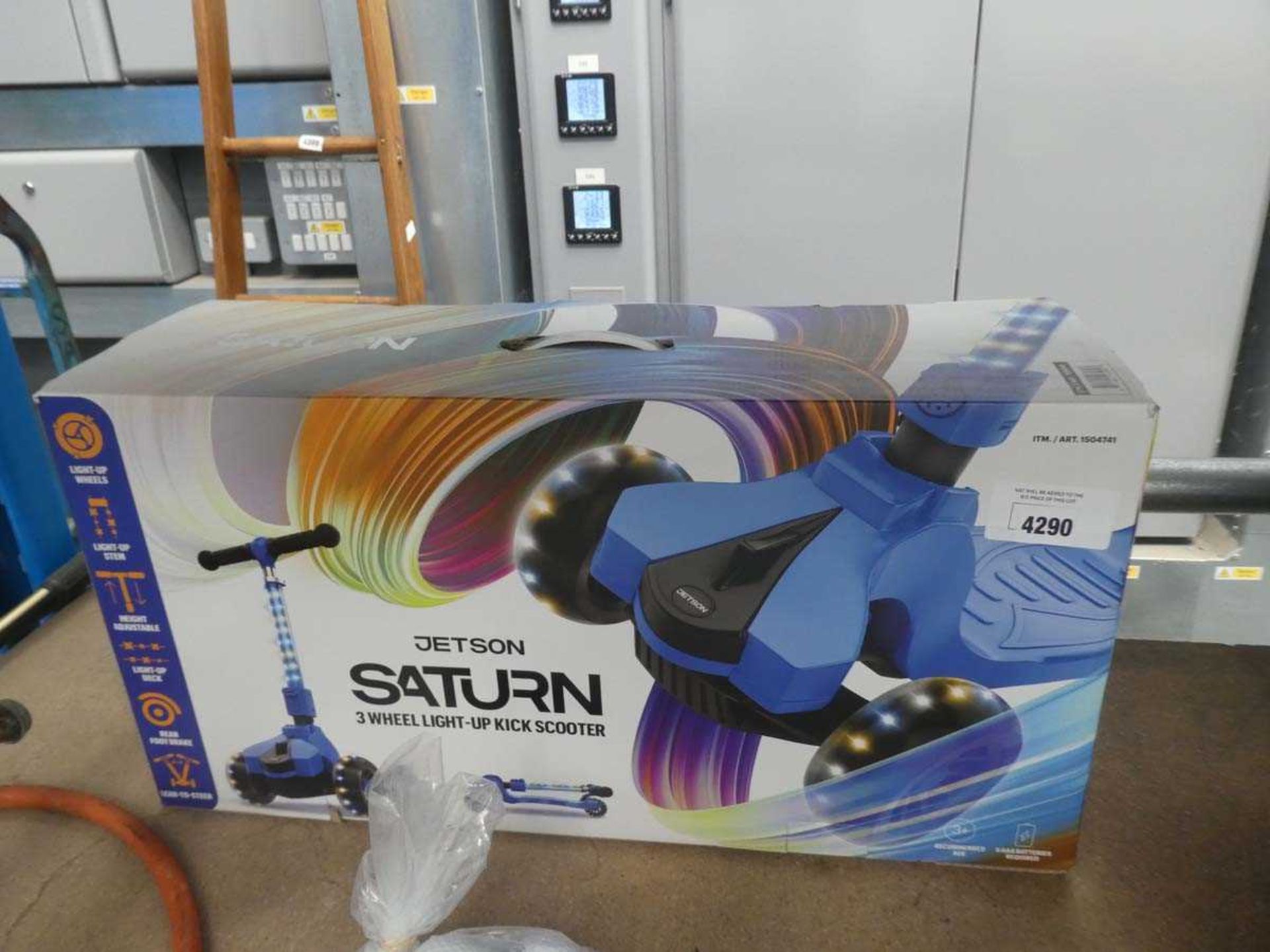 +VAT Boxed Jetson Saturn 3-wheeled light-up kick scooter