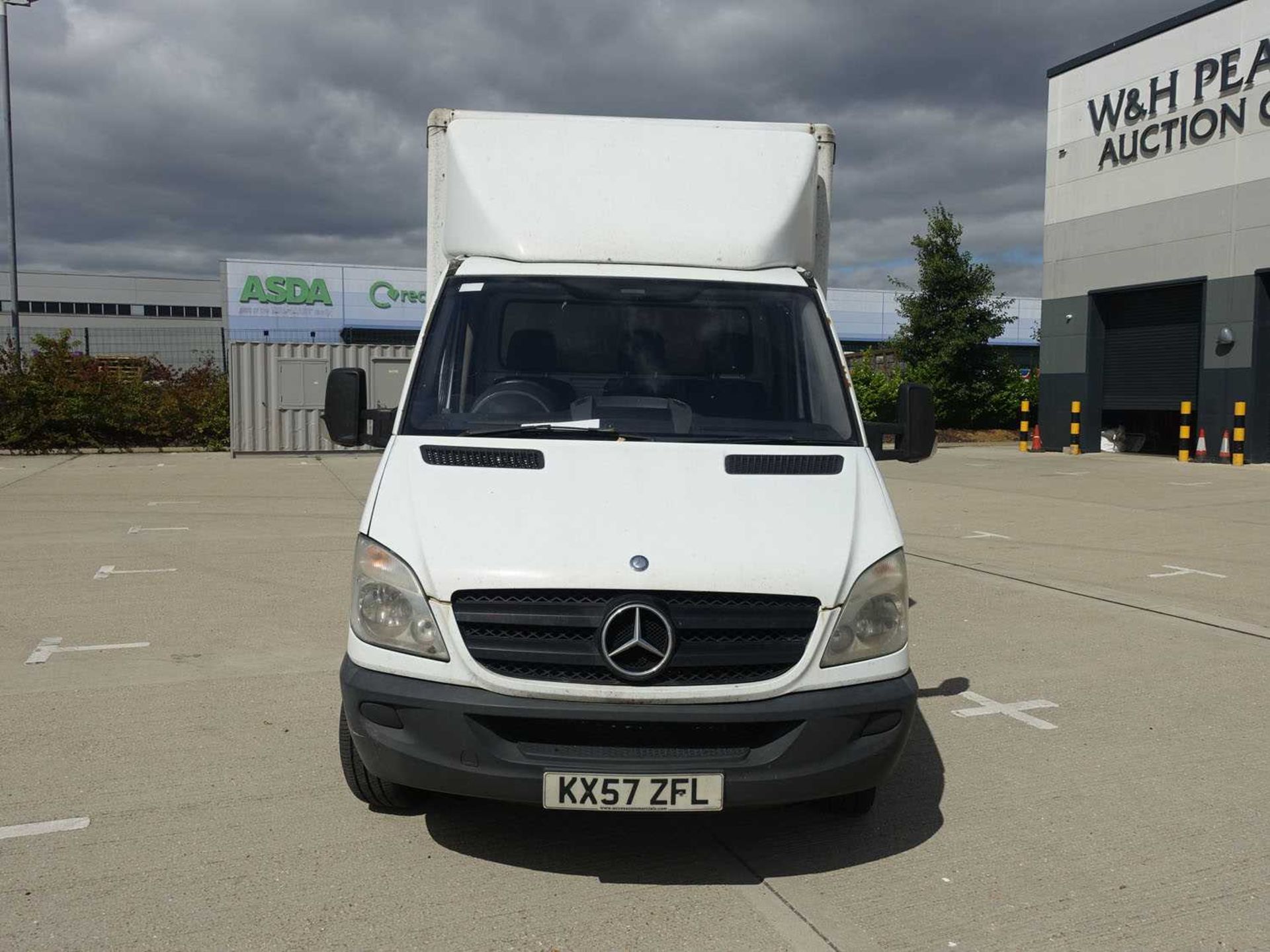 2007 (57 plate) Mercedes Sprinter 311CDI LWB double curtain side van with tail lift, V5 and three - Image 7 of 11