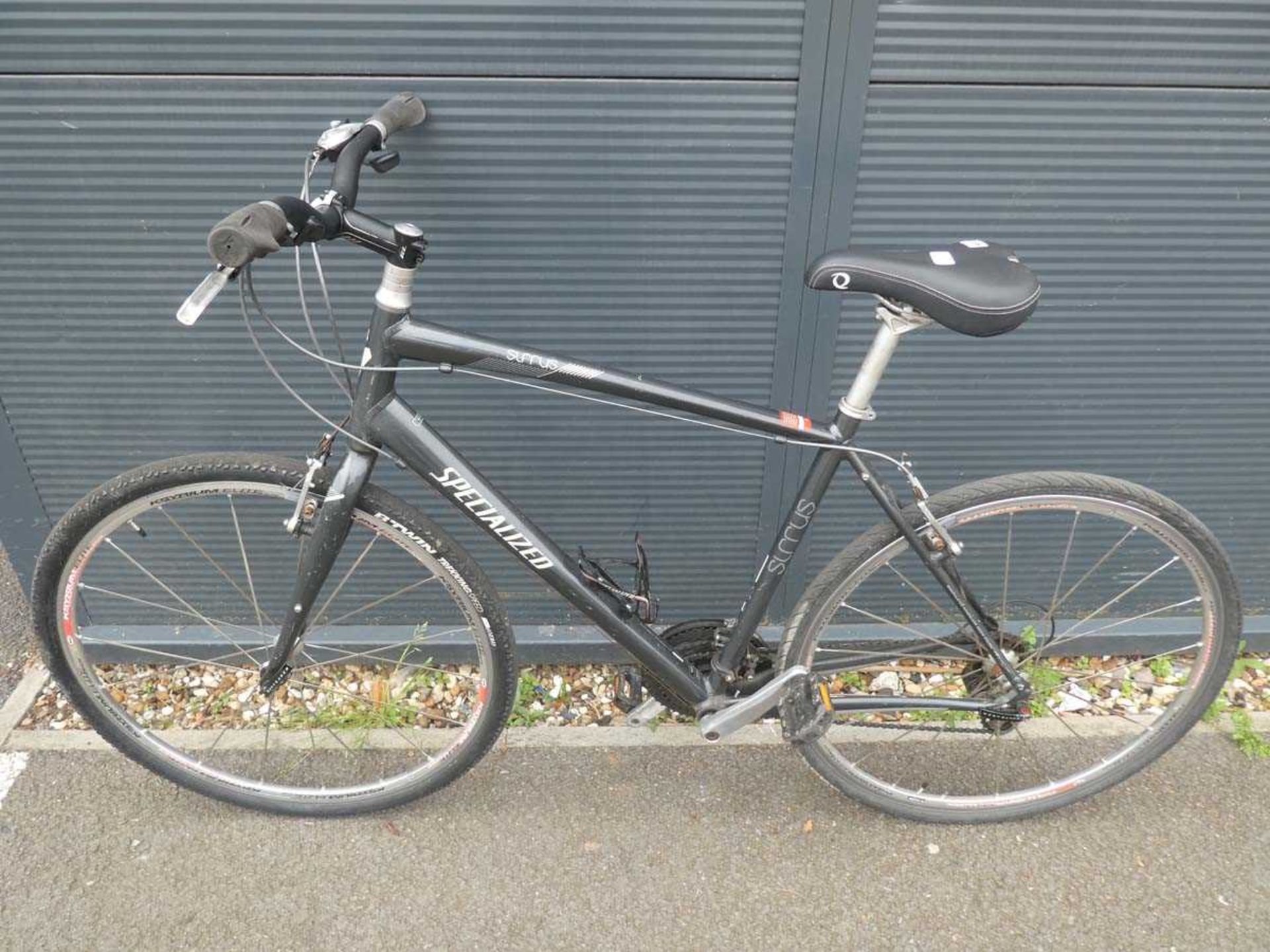 +VAT Specialised Sirrus cycle in dark grey