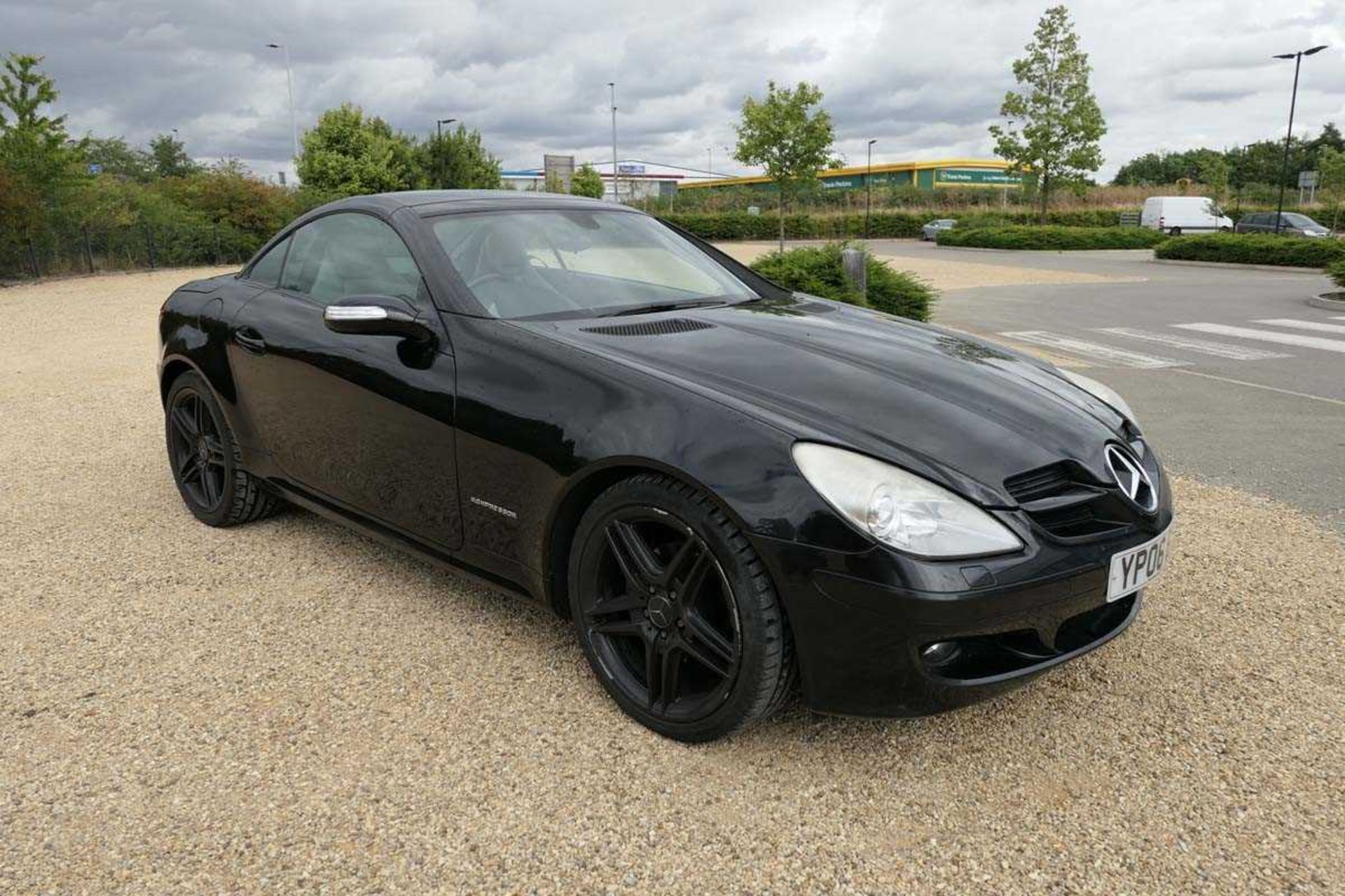 YP06 ECZ (2006) Mercedes 200 SLK Kompressor 1.8 litre automatic two door convertible in black, - Image 11 of 12