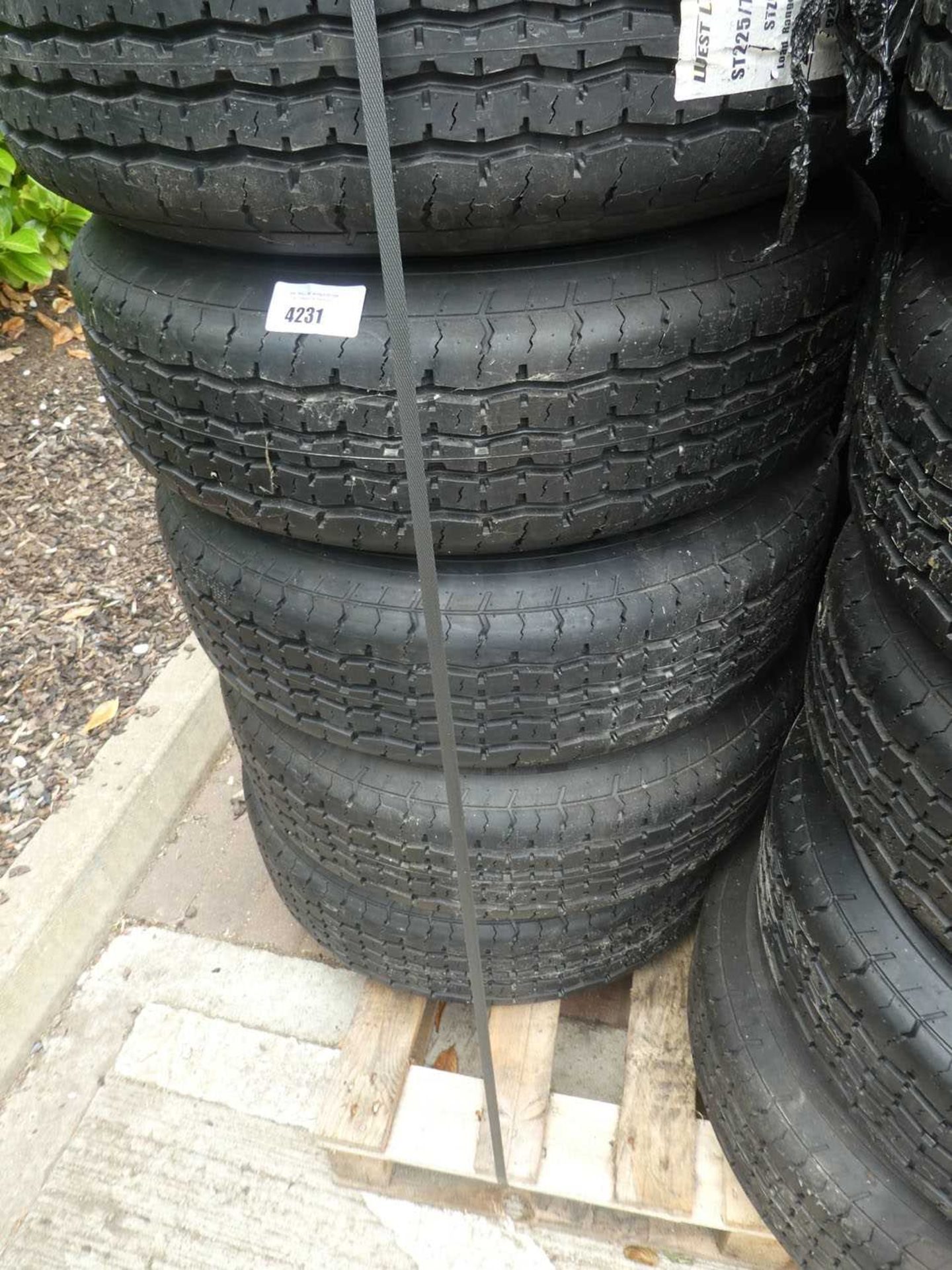 +VAT 4x 6 stud wheels and tyres for trailers with 225/75/15 tyres