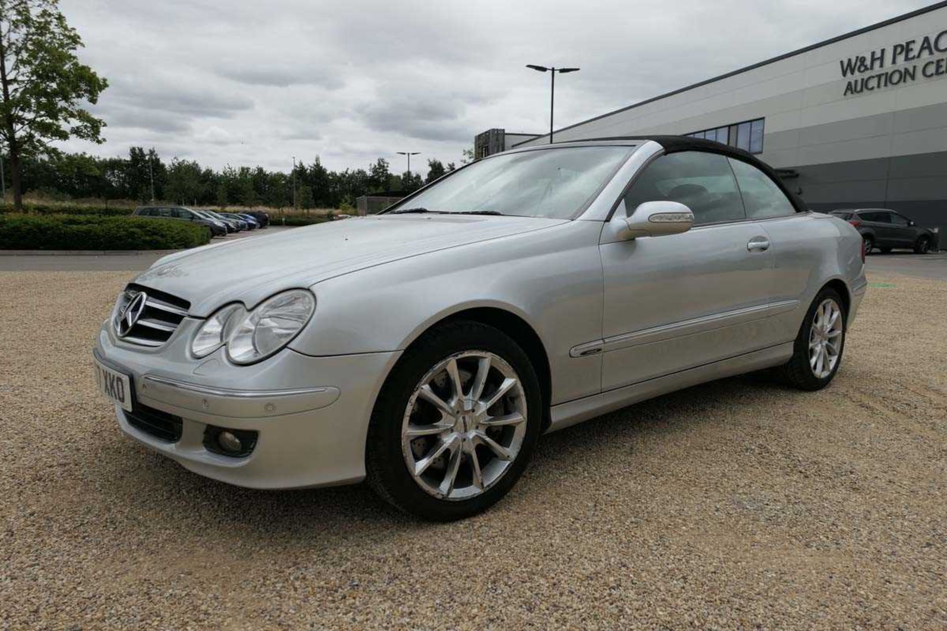 BK57 XKO (2007) Mercedes 350 CLK two door convertible in silver, 3.5L petrol automatic, mileage - Image 11 of 14