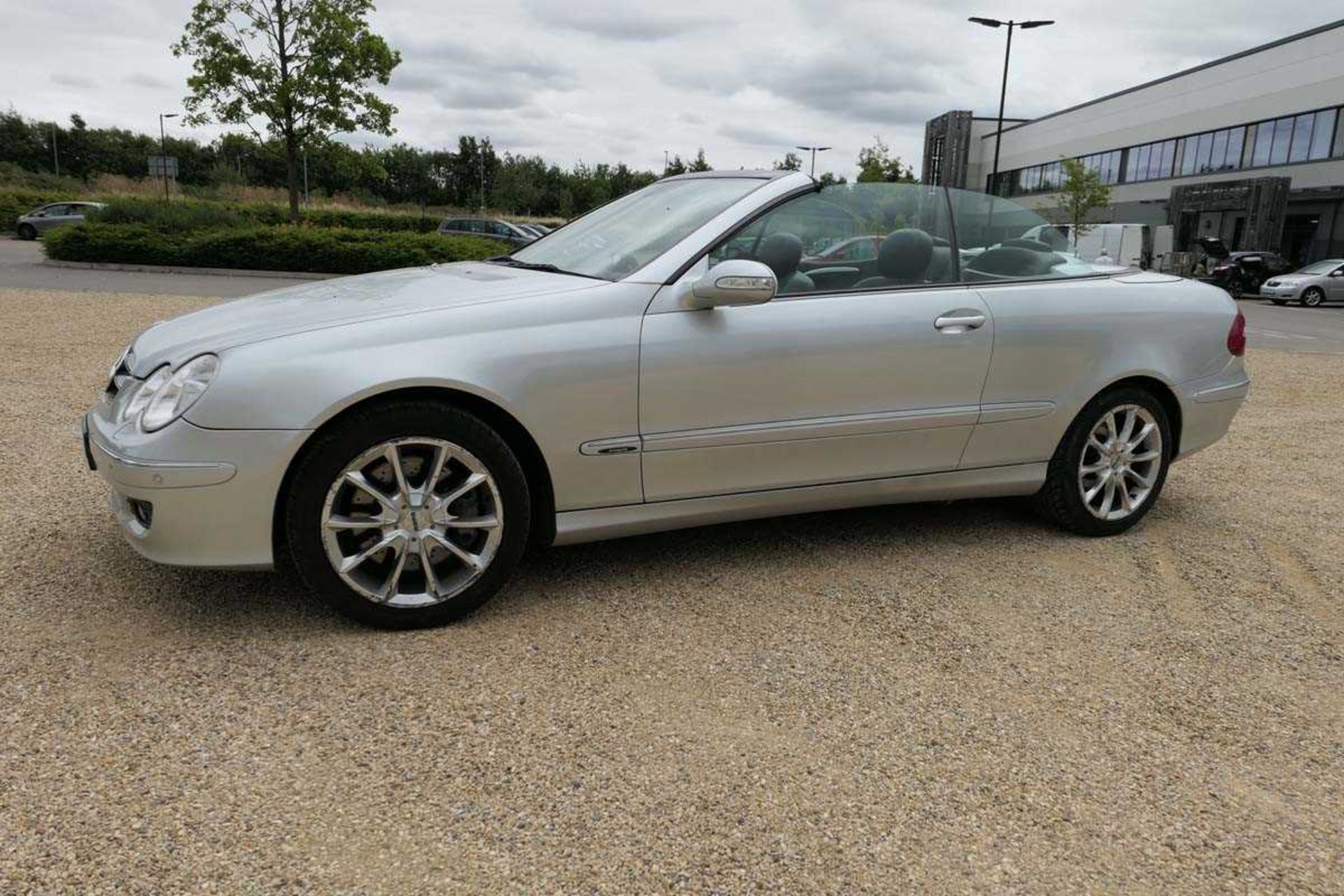 BK57 XKO (2007) Mercedes 350 CLK two door convertible in silver, 3.5L petrol automatic, mileage - Image 3 of 14