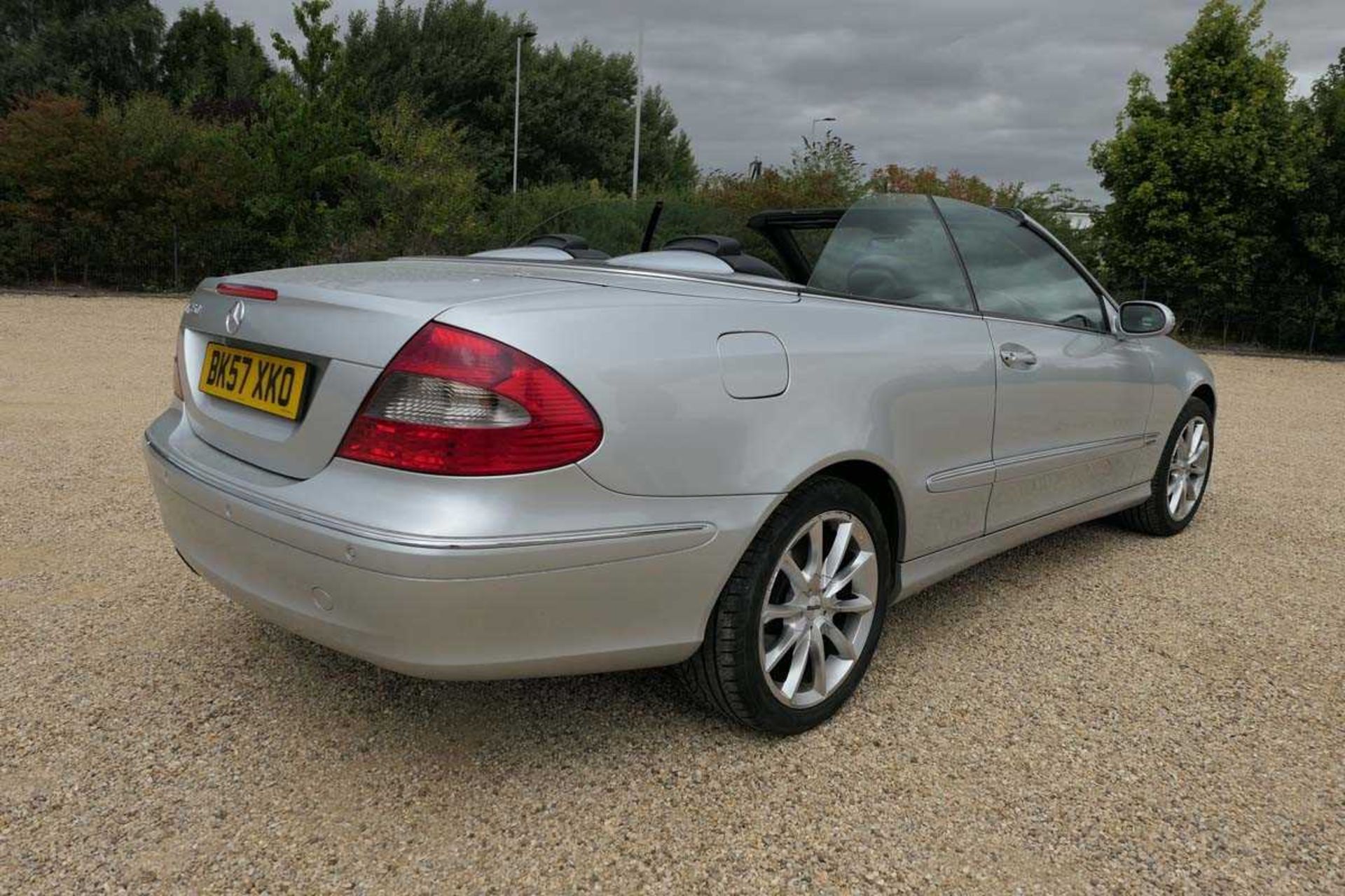 BK57 XKO (2007) Mercedes 350 CLK two door convertible in silver, 3.5L petrol automatic, mileage - Image 4 of 14