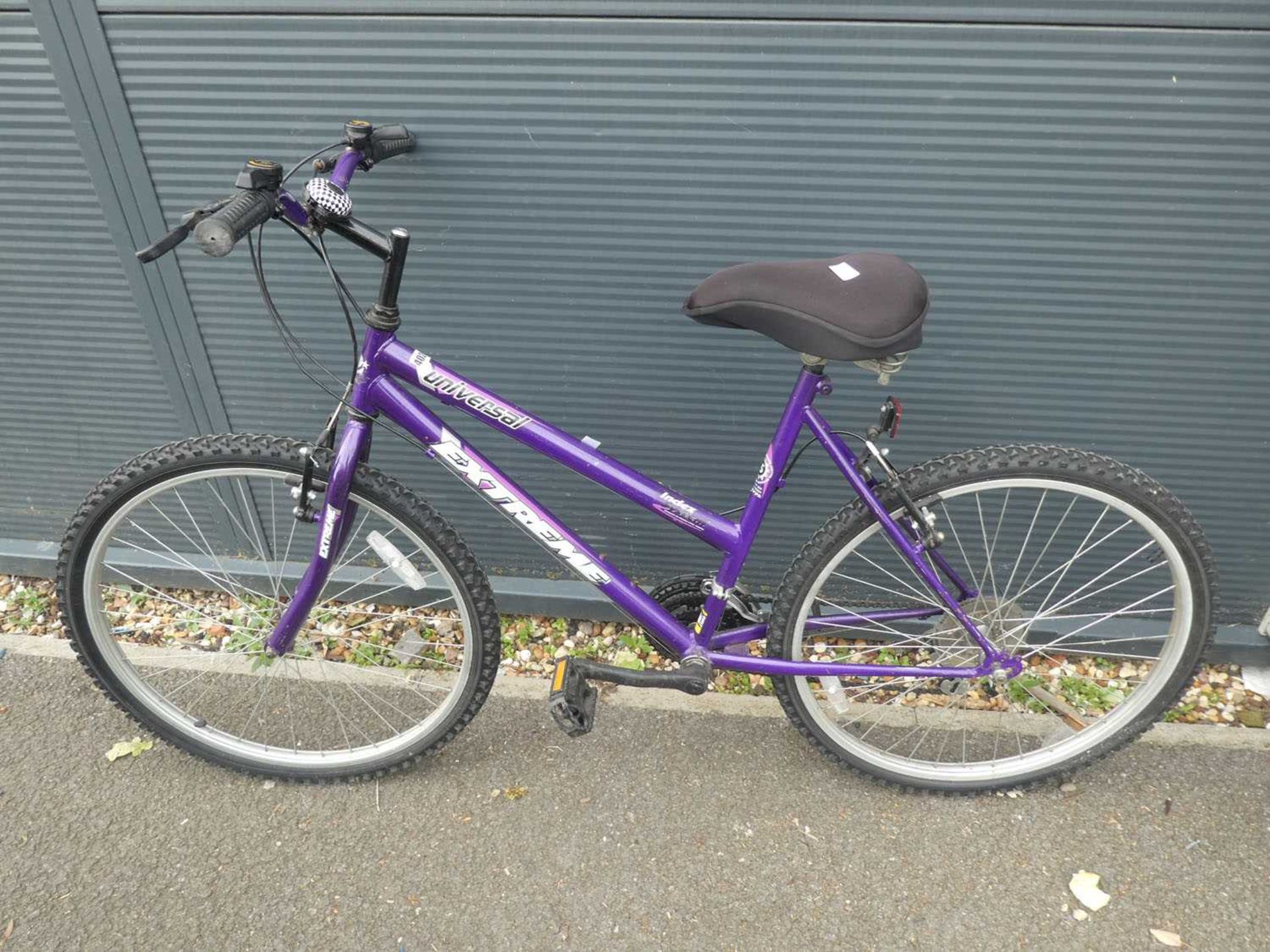 Purple universal extreme girls mountain bike