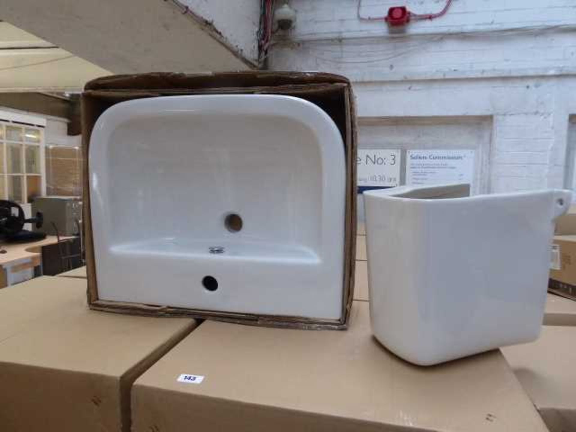+VAT 28x PAC hand basins with single tap hole, 560mm, with matching half pedestals