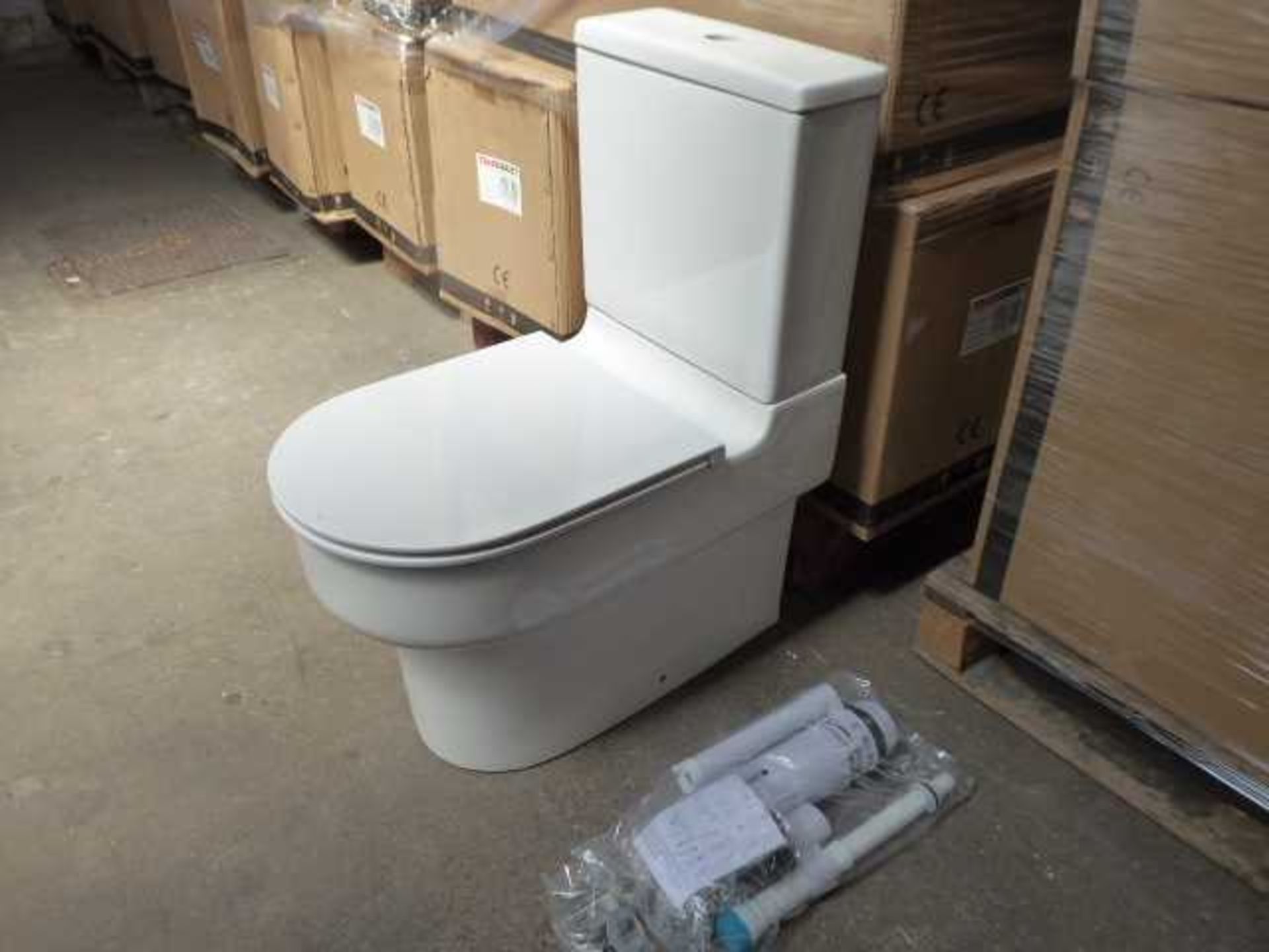 +VAT 15x ATL/ALT closed back close coupled toilet bowl with fixings, matching close coupled