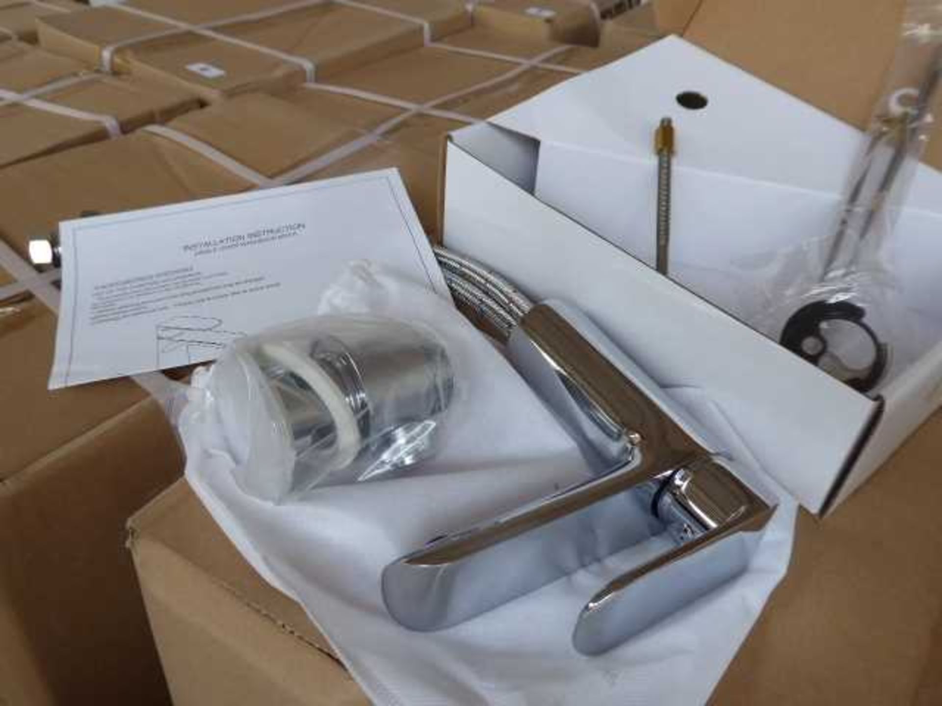 +VAT 4x boxes of 8x Yolanda 2 wash basin mono mixer taps (32x total)