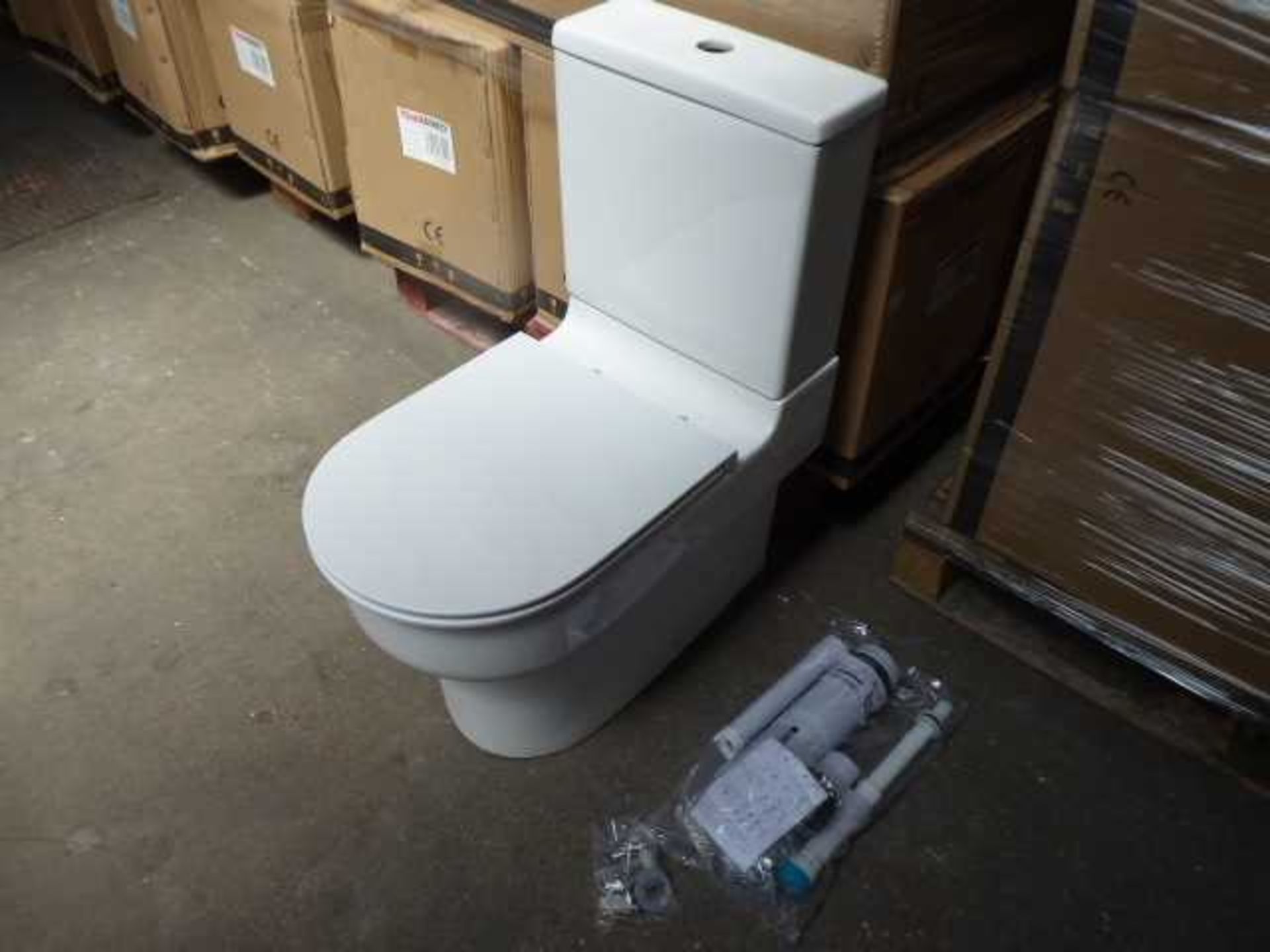 +VAT 14x ATL/ALT closed back close coupled toilet bowls with fixings, with matching close coupled