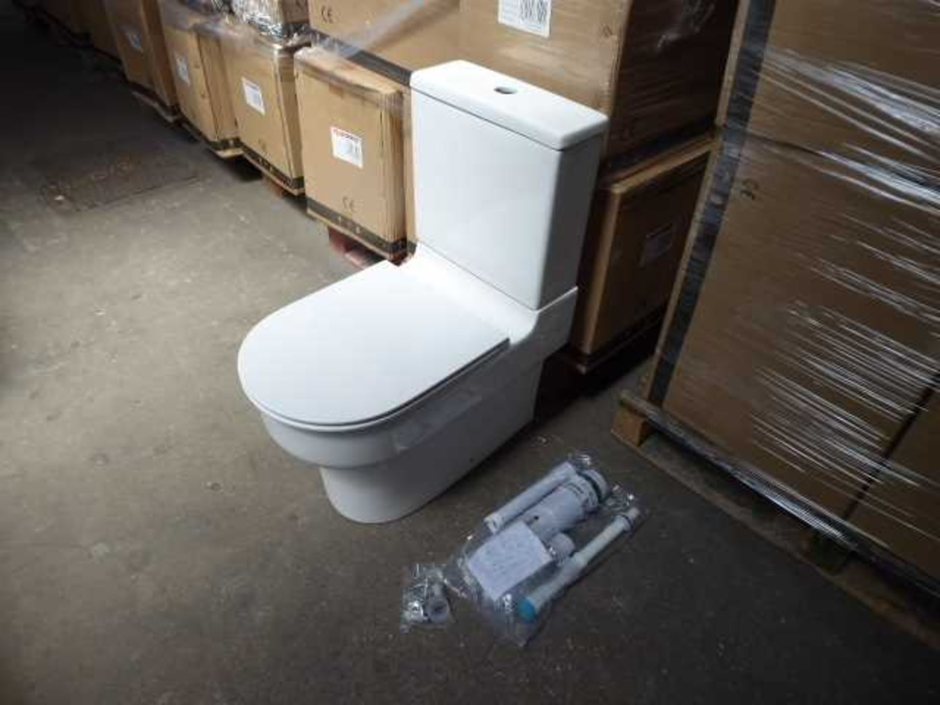 +VAT 15x ATL/ALT closed back close coupled toilet bowls with fixings, with matching close coupled