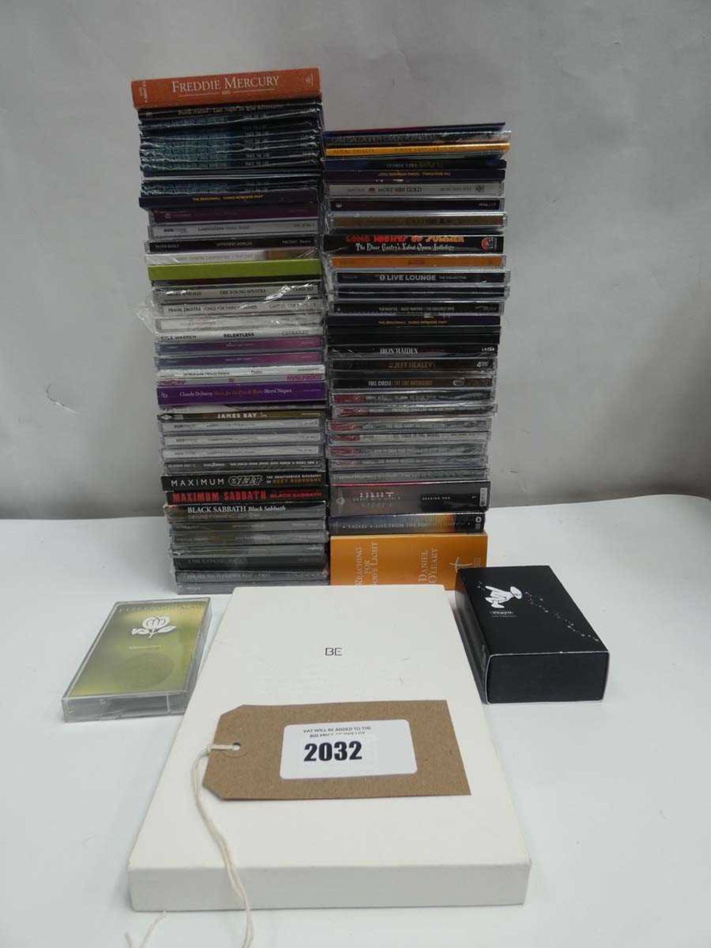 +VAT Quantity of music CD albums