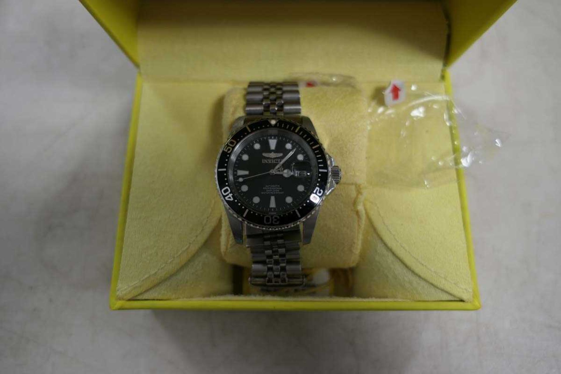 +VAT Gents Invicta wristwatch with damaged strap and box