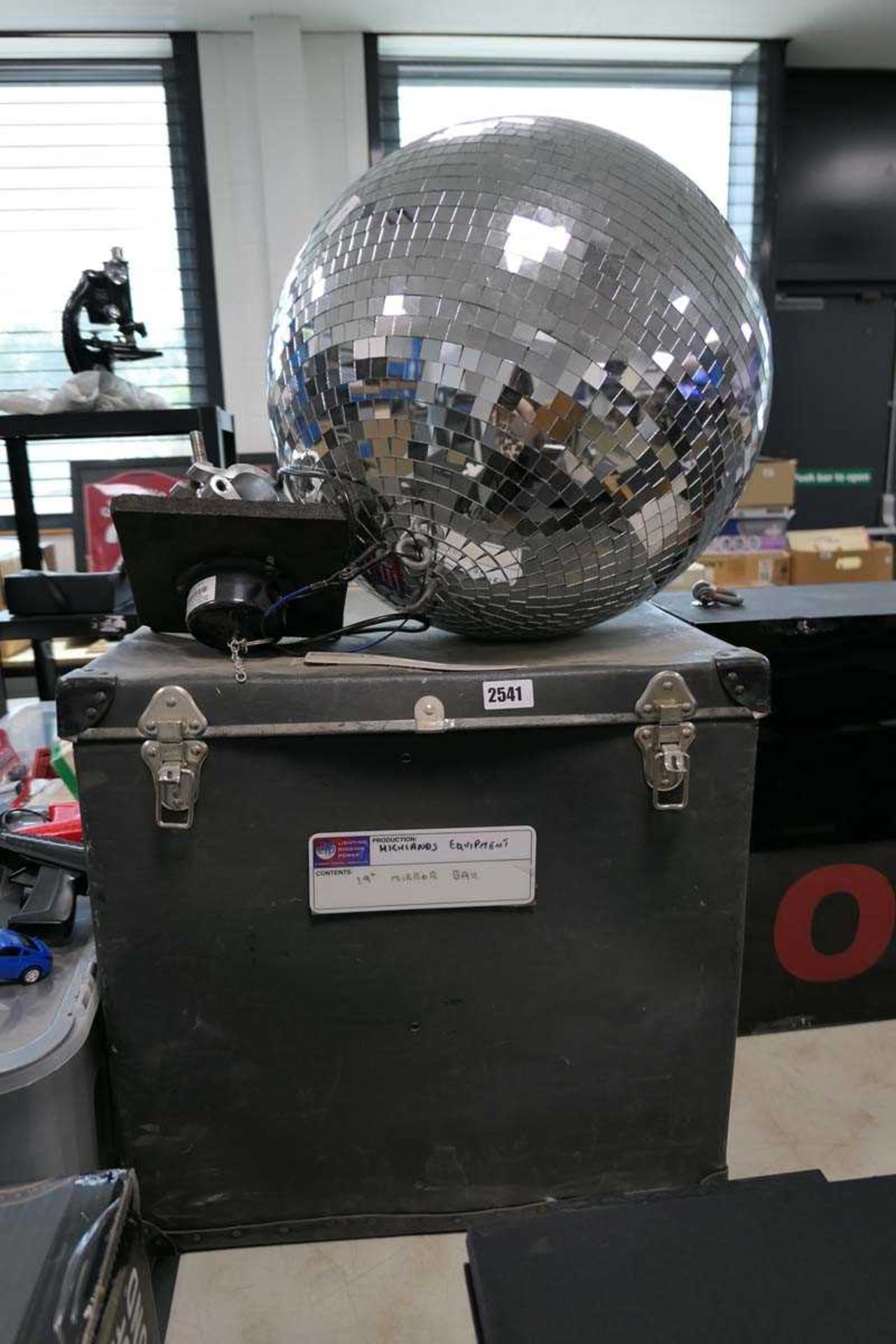 Ceiling mounted glitter ball with carry case