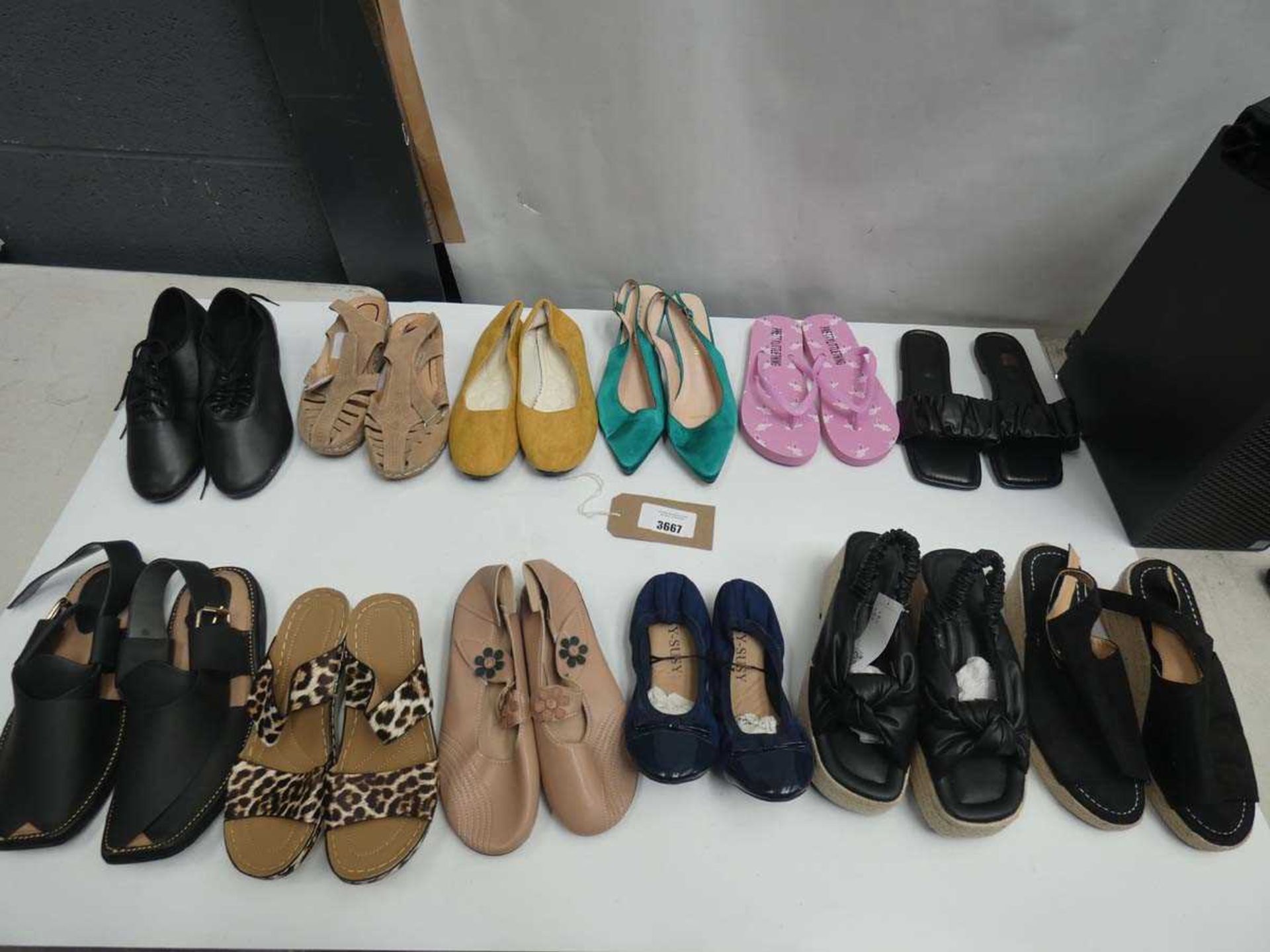 +VAT Bag of 12 pairs of assorted shoes