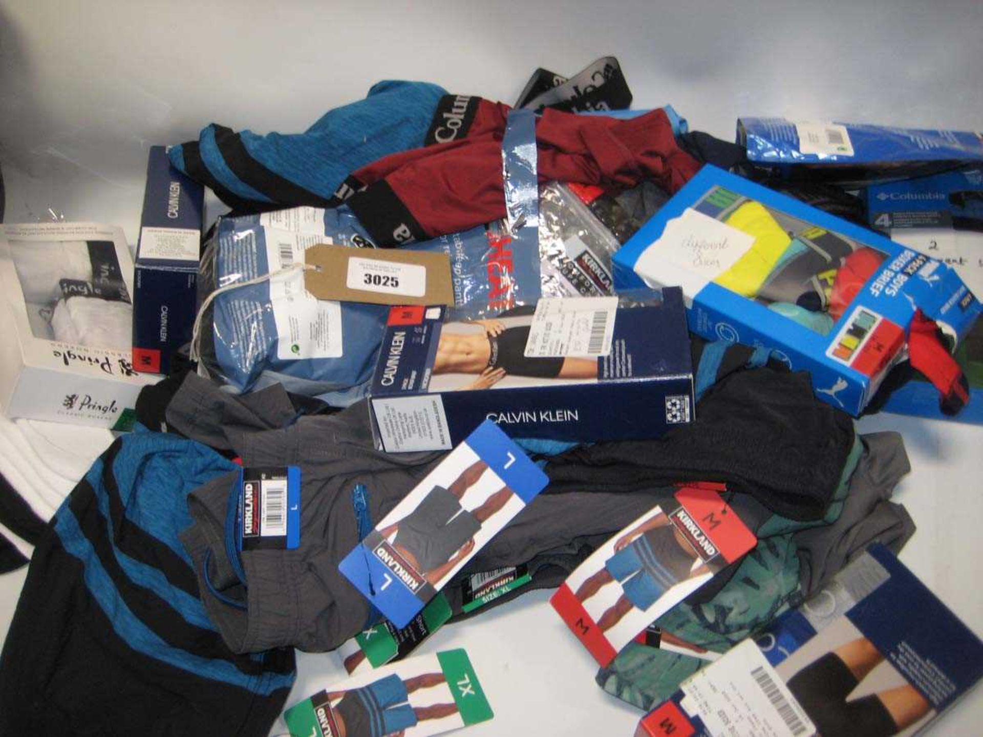 +VAT A bag containing Men's Underwear, Socks and Gloves in various sizes, including Columbia, Calvin