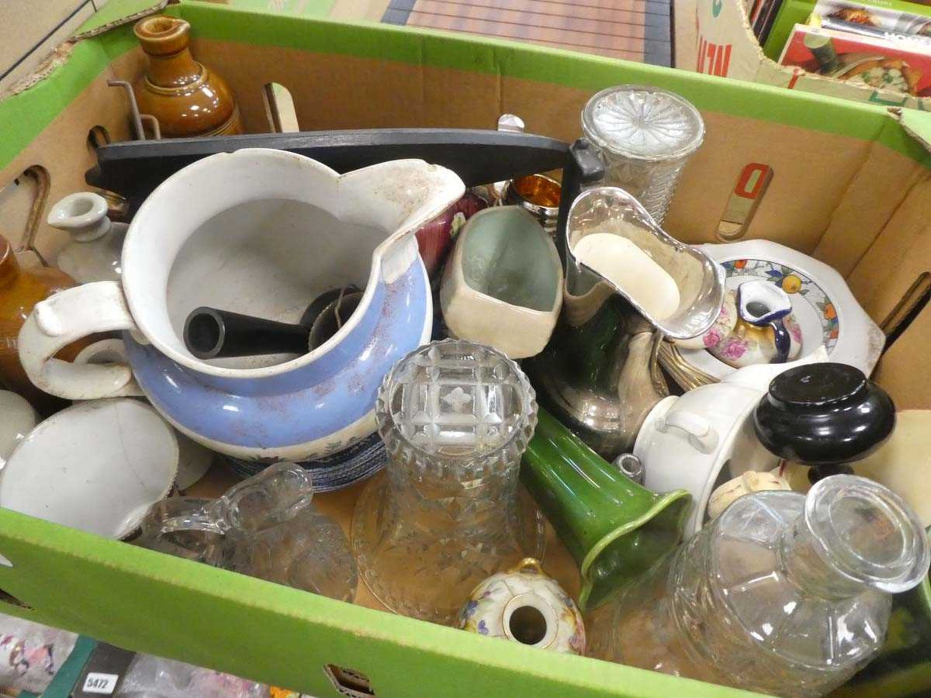 6 boxes containing large quantity of household goods inc. kitchen storage vessels, quartz clock, - Image 3 of 6