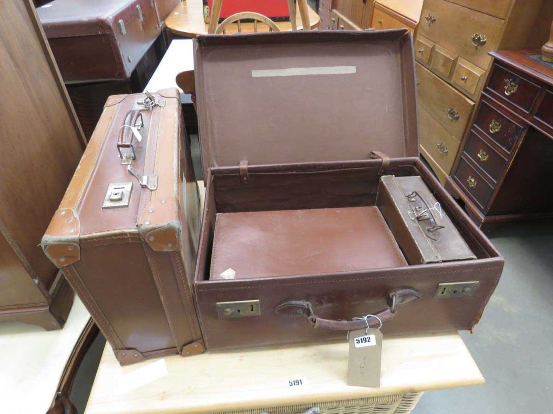 Quantity of vintage cases