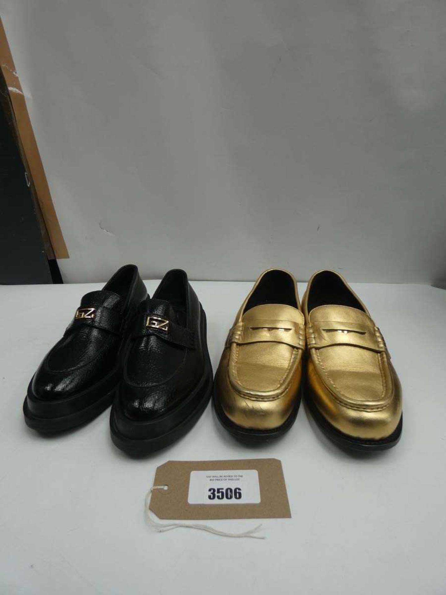 +VAT 2 pairs of Giuseppe Zanotti loafers size EU 40 and 44 (used)
