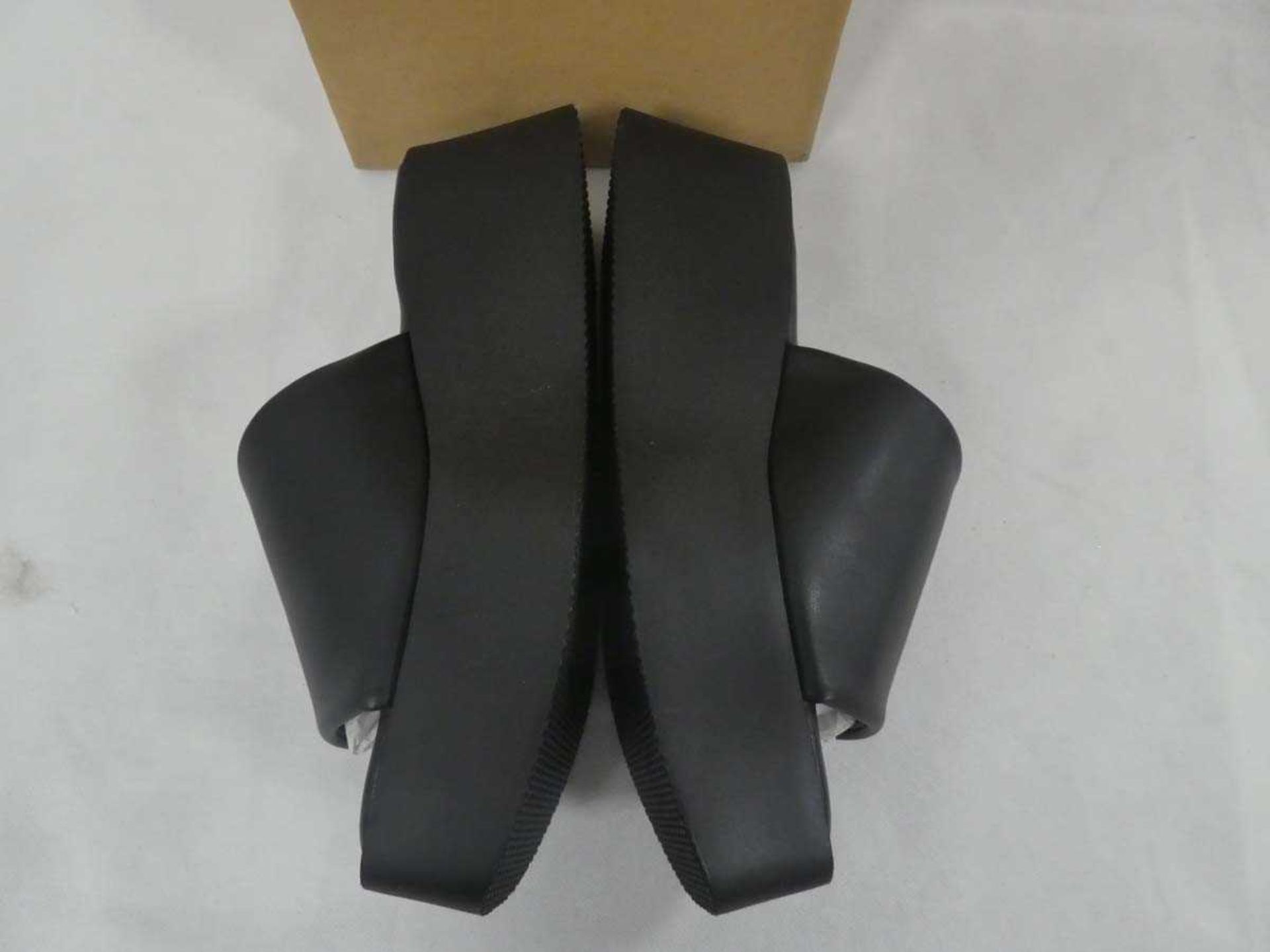 +VAT Kaltur flatform chunky sandals in black size 7 in box - Image 2 of 3