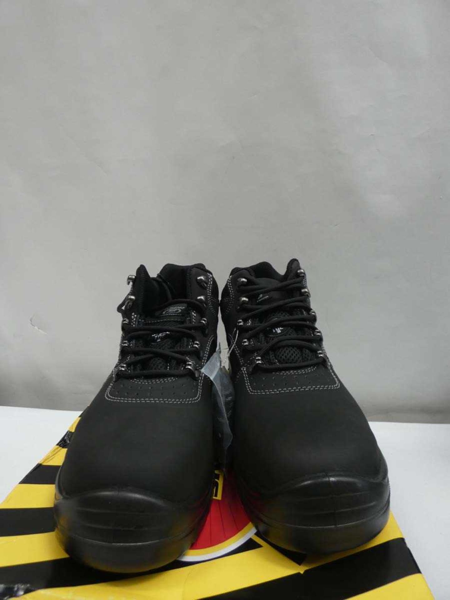 +VAT Pair of Skechers work shoes, size 10 - Image 2 of 3
