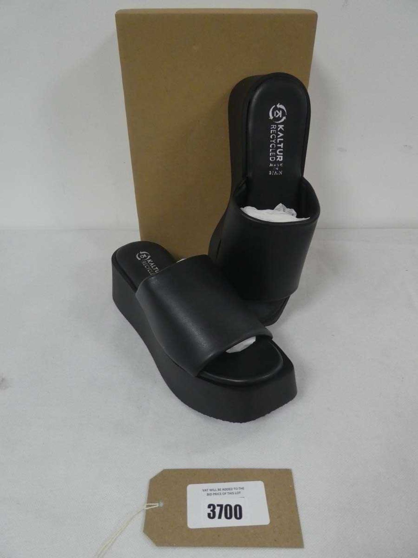 +VAT Kaltur flatform chunky sandals in black size 7 in box