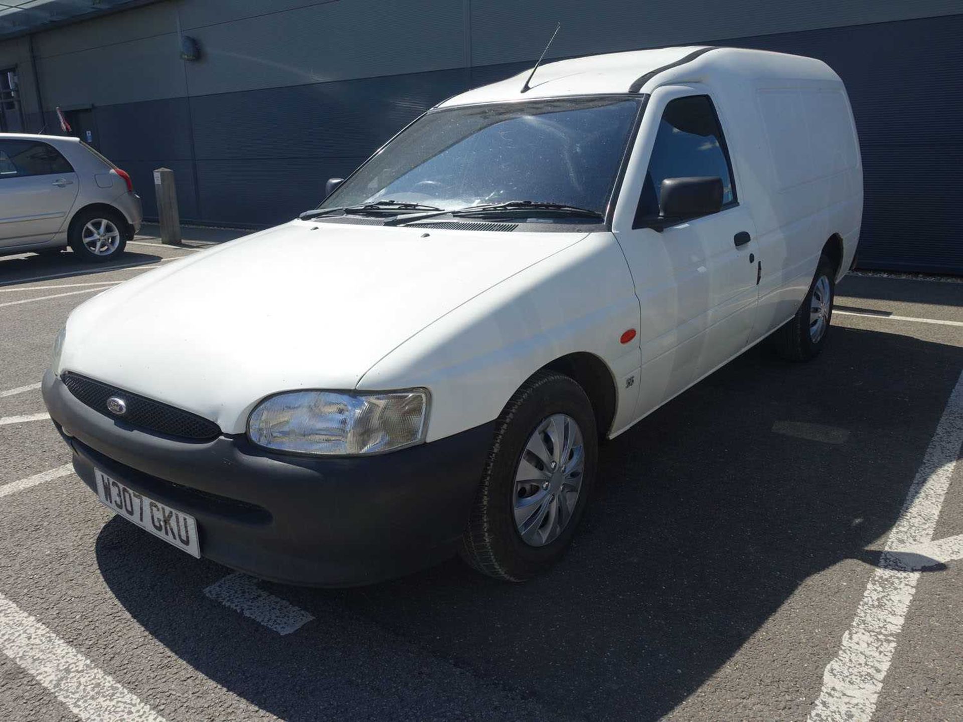 (2000) Escort 55 D Van in white, registration plate W307 GKU, 1753cc, diesel, first registered 17. - Image 2 of 9