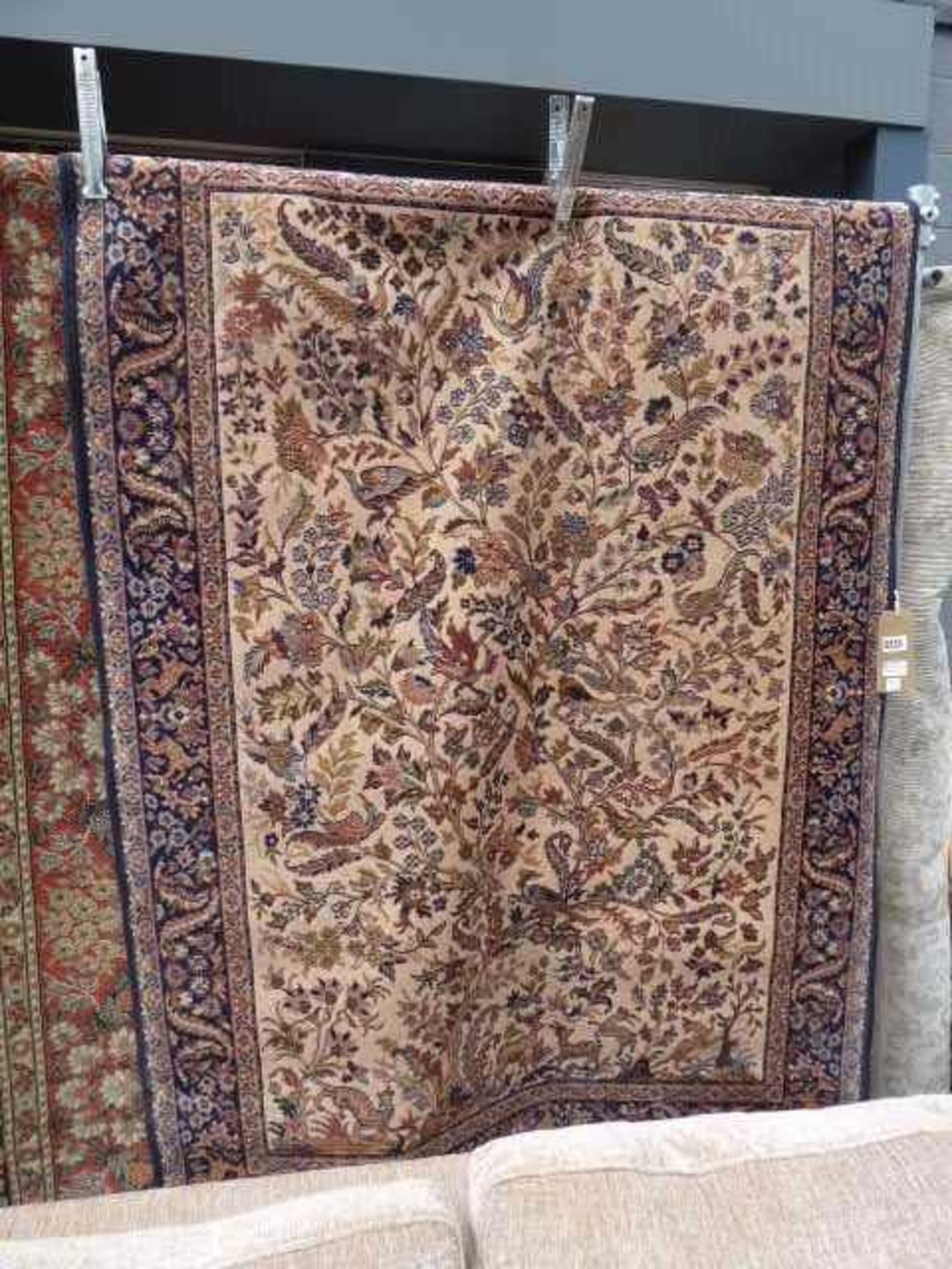 (5) Woolen carpet with bird and animal pattern