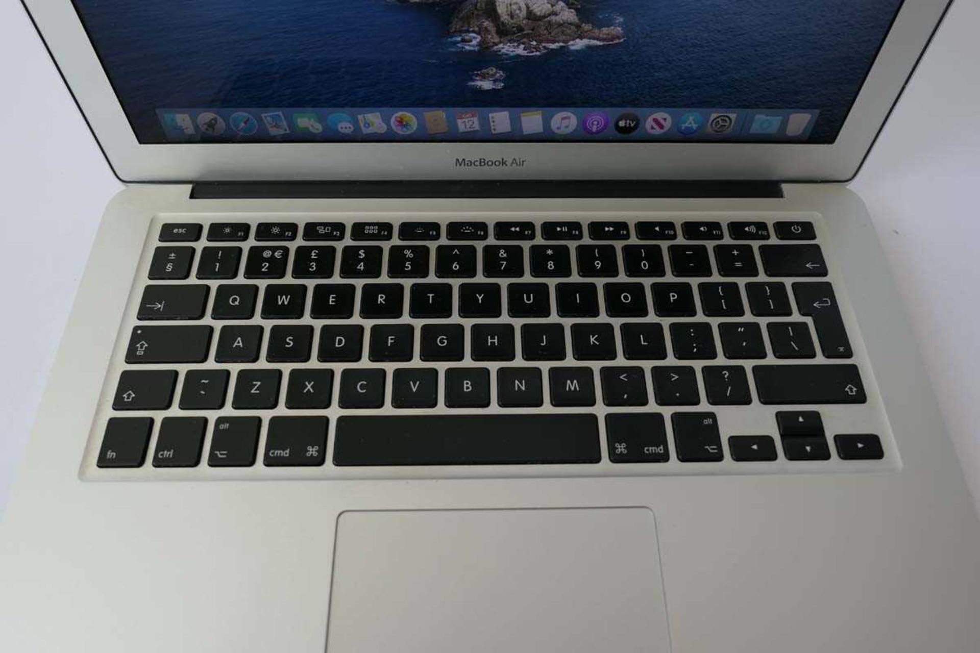 +VAT MacBook Air 13" 2012 A1466 laptop with Intel i7 2GHz, 8GB RAM, 256GB SSD and Catalina OS - Image 2 of 2