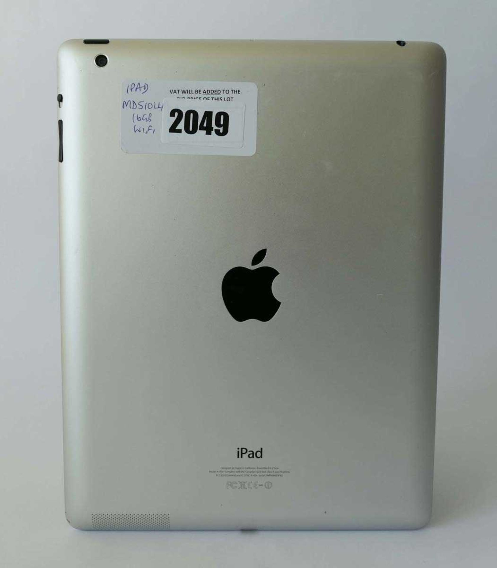 +VAT iPad 9.7" A1458 16GB Silver tablet - Image 2 of 2