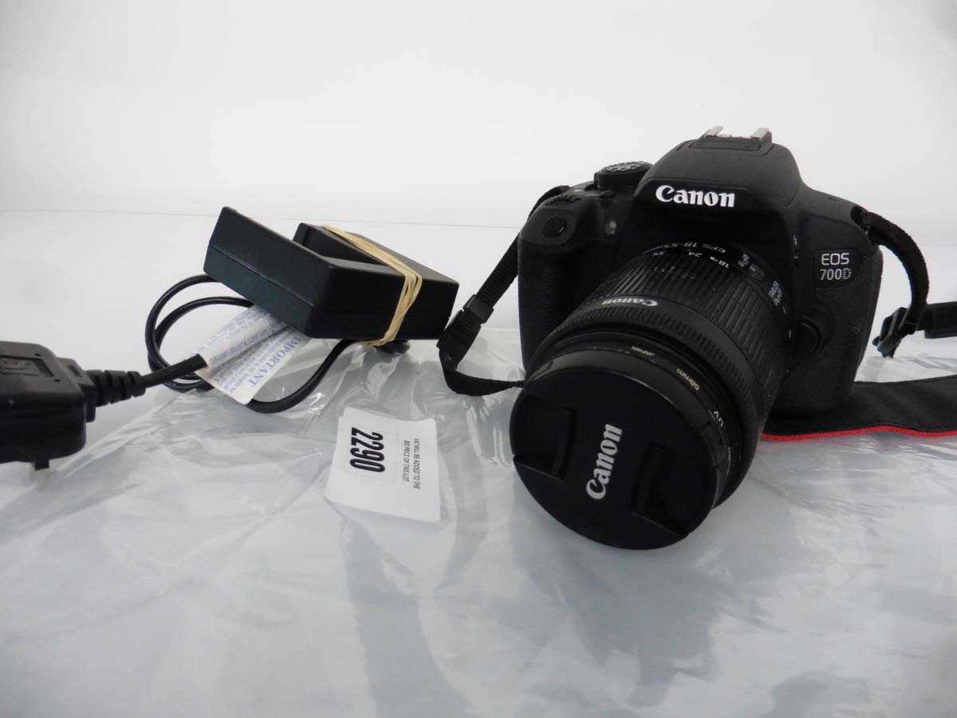 +VAT Canon EOS 700D Digital SLR camera with EFS18-55mm lens & battery charger