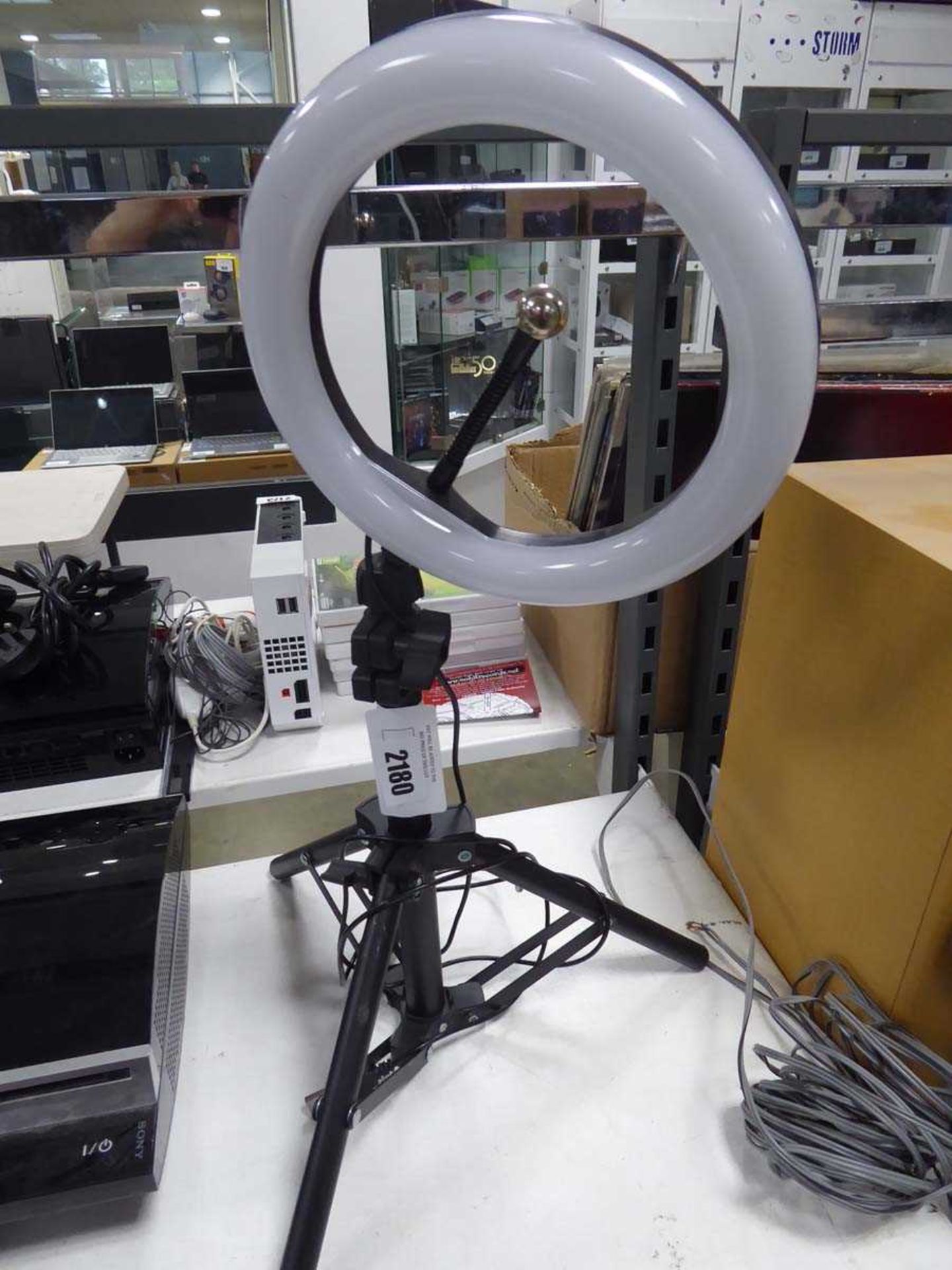 +VAT Ring light with tripod stand