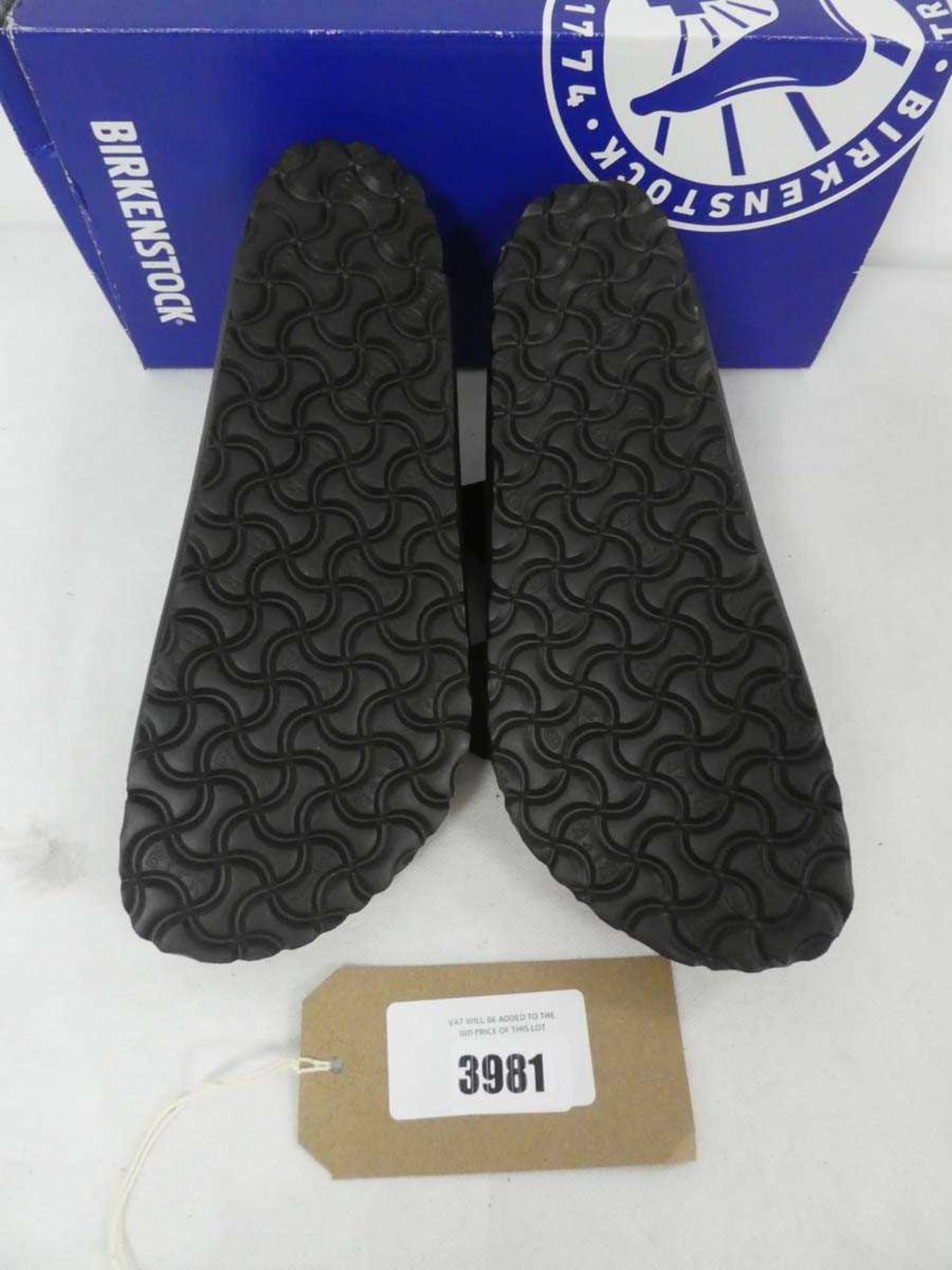 +VAT Boxed pair of Birkenstock Arizona leather sandals, size 6 - Image 3 of 3